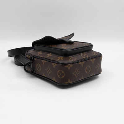 Christopher Wearable Wallet Monogram Macassar