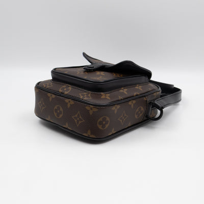 Christopher Wearable Wallet Monogram Macassar