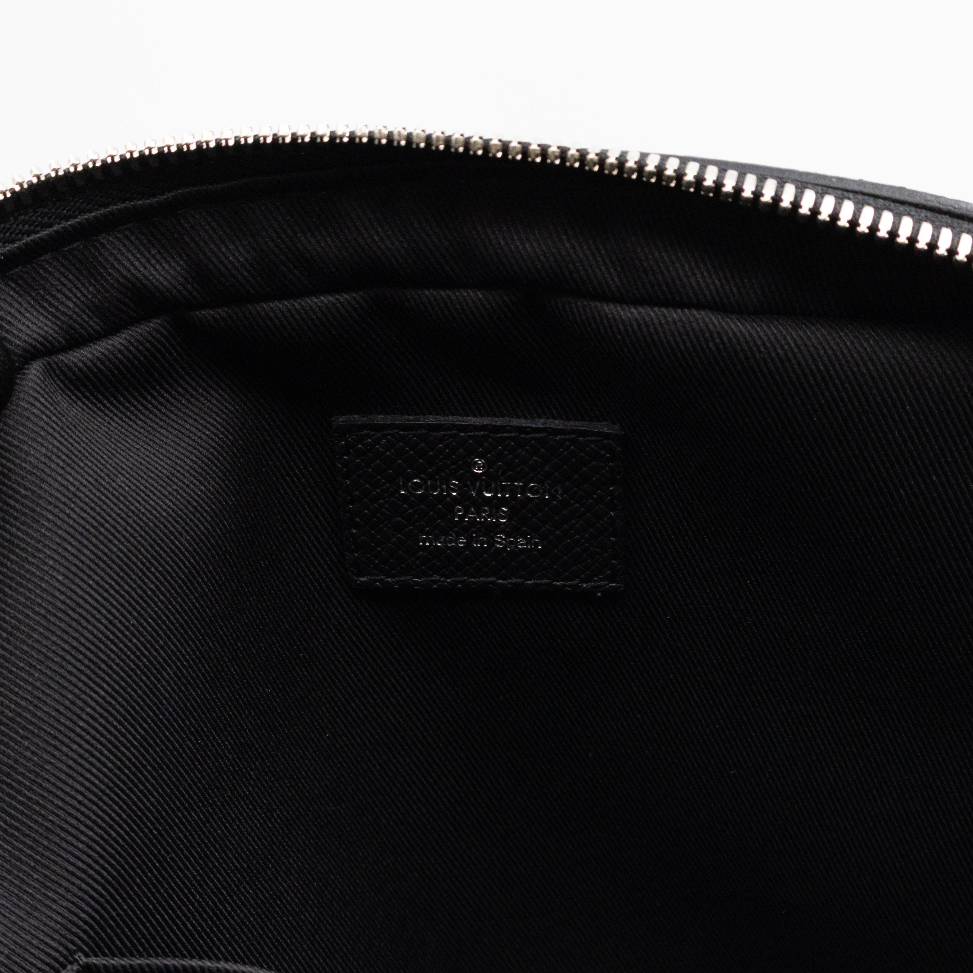 Louis Vuitton Alex PPM Black Taiga Leather – Queen Station