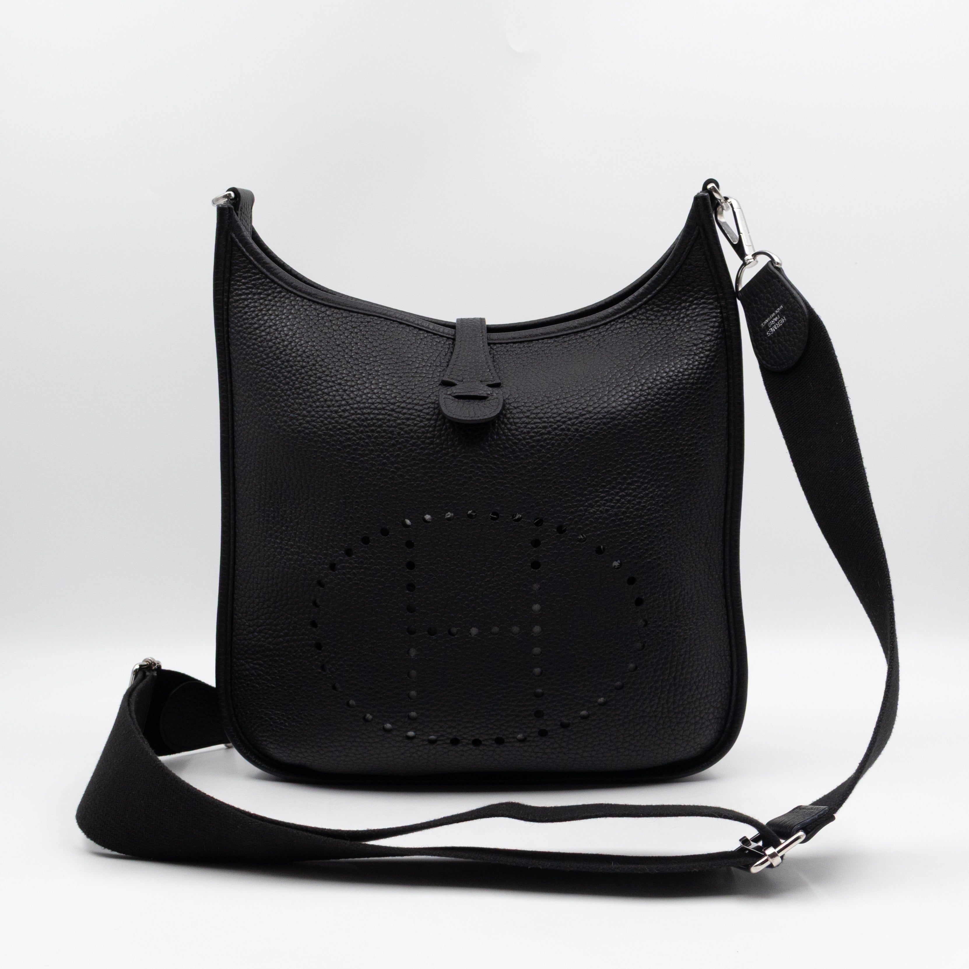 Evelyne III 29 PM Black Taurillon Clemence Leather