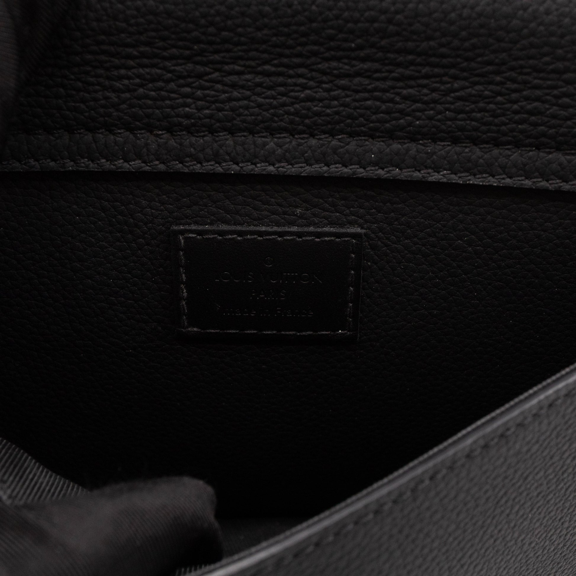 Louis Vuitton – Louis Vuitton LV Aerogram Takeoff Sling Bag Black