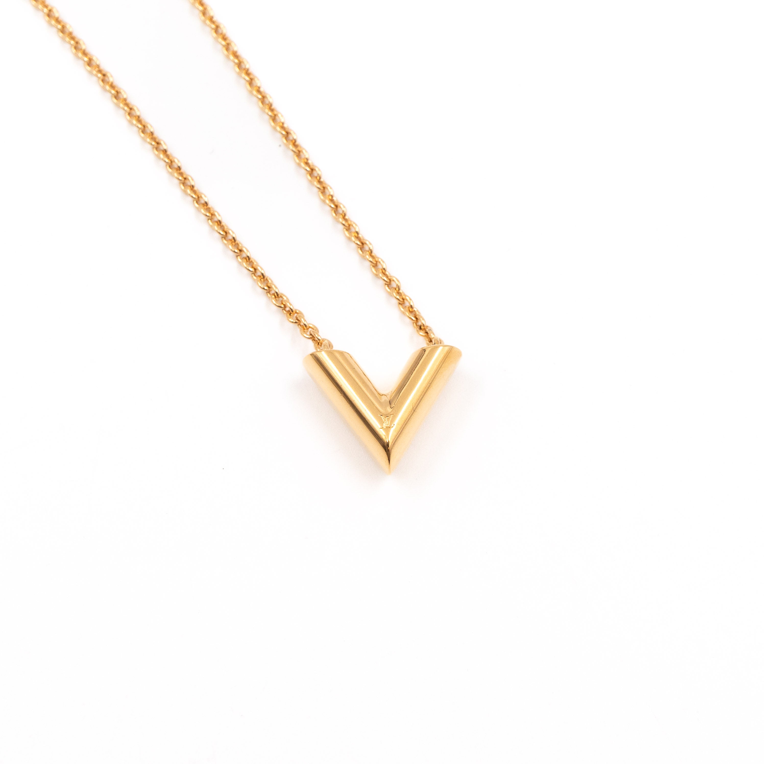 Essential v necklace Louis Vuitton Gold in Gold plated - 37254270