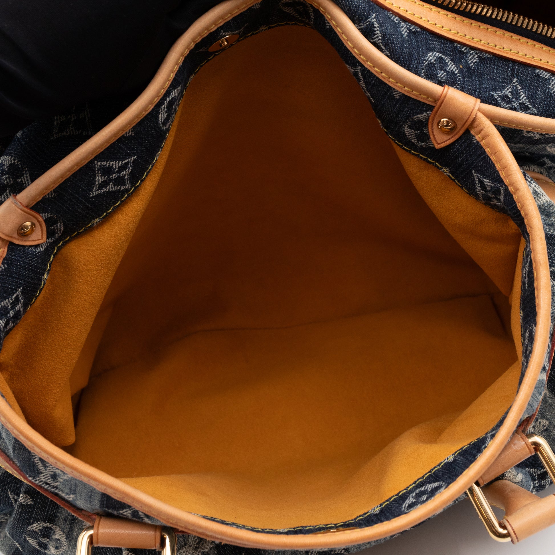 Louis Vuitton Monogram Denim Cruise Cabas Raye GM, Women's Fashion, Bags &  Wallets, Shoulder Bags on Carousell