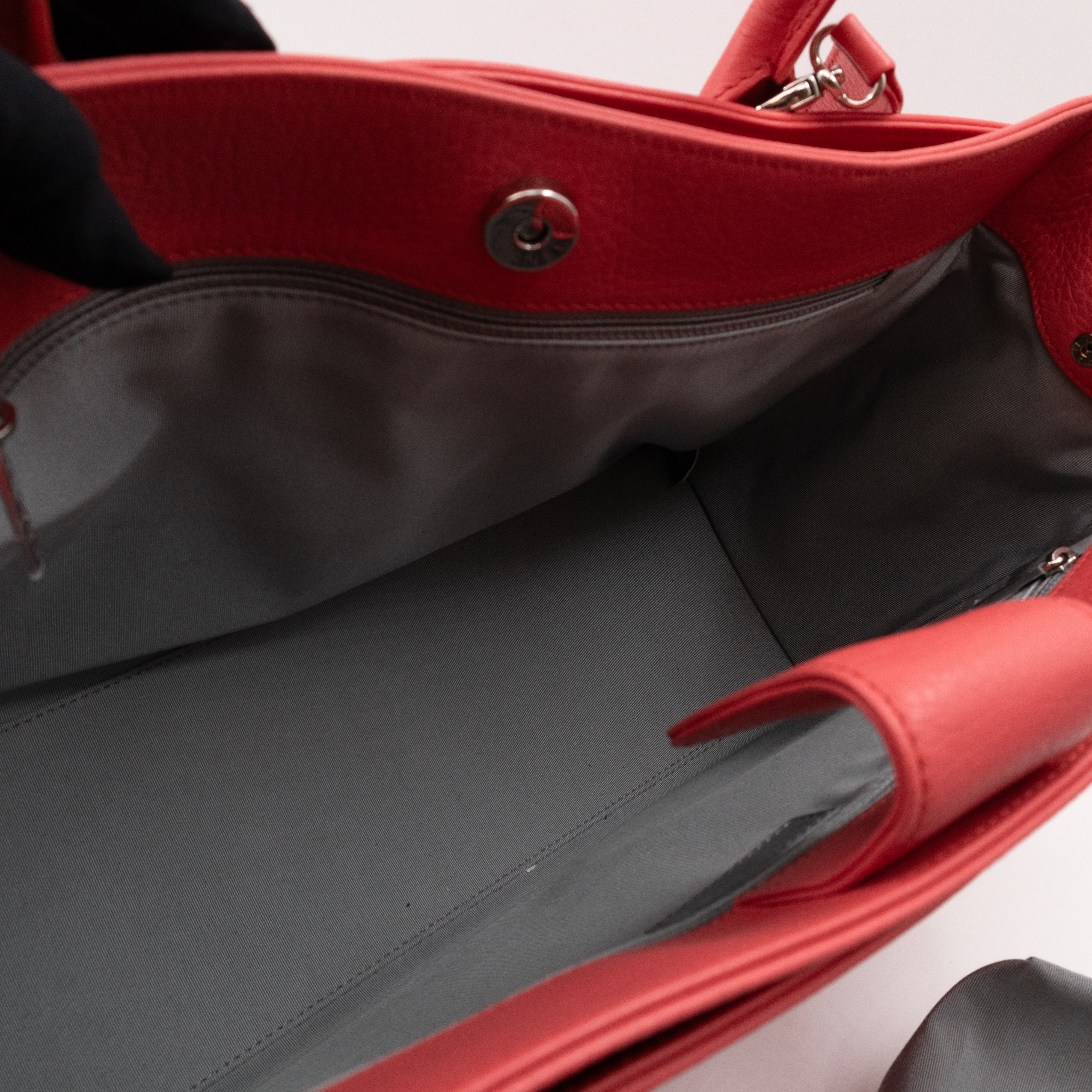 Executive Cerf Tote Coral Pink Leather Silver
