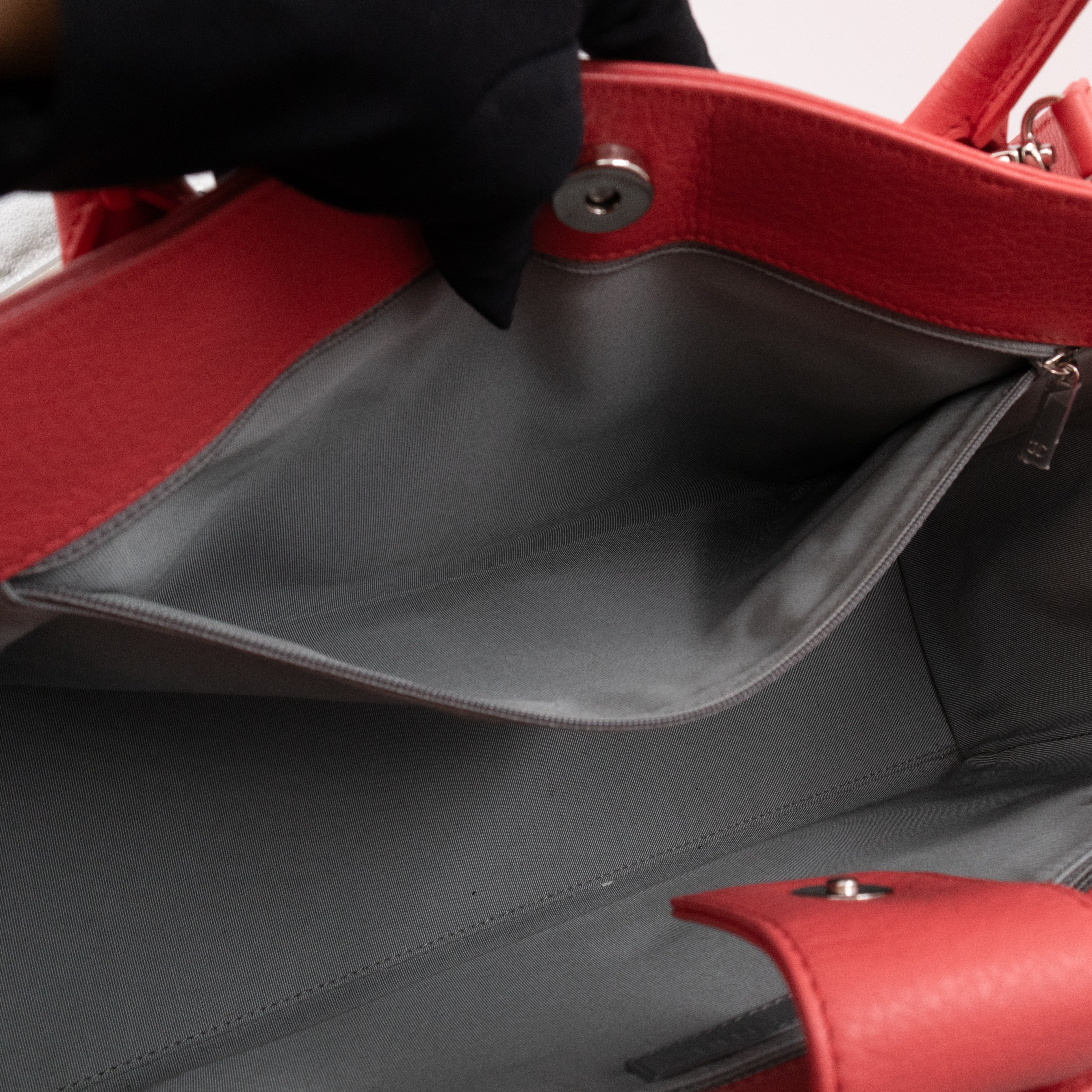 Executive Cerf Tote Coral Pink Leather Silver