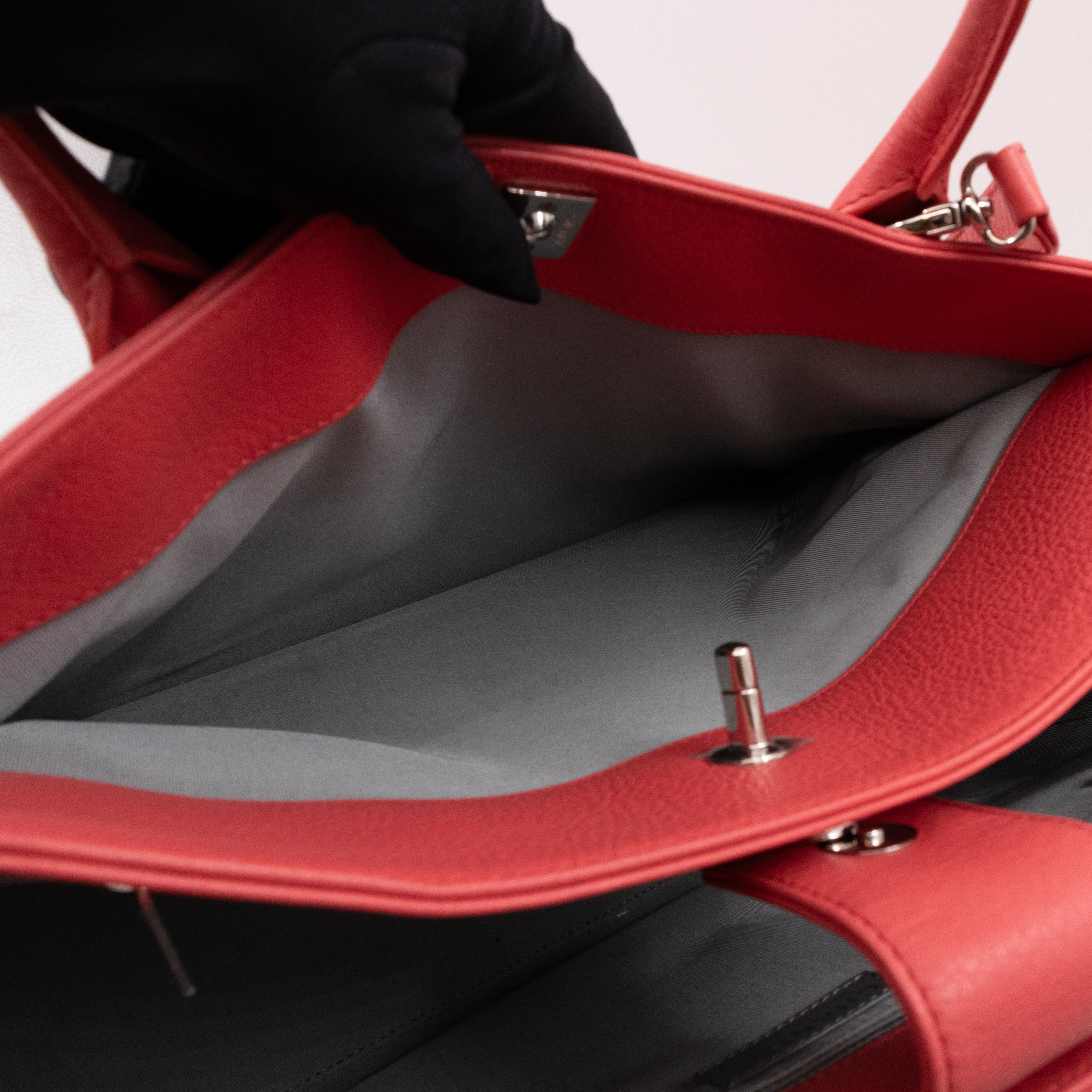 Executive Cerf Tote Coral Pink Leather Silver