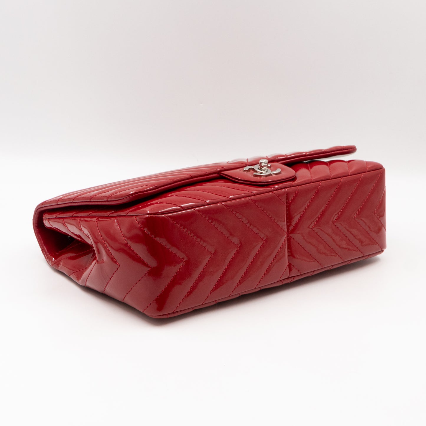 Classic Single Flap Jumbo Red Chevron Patent Silver