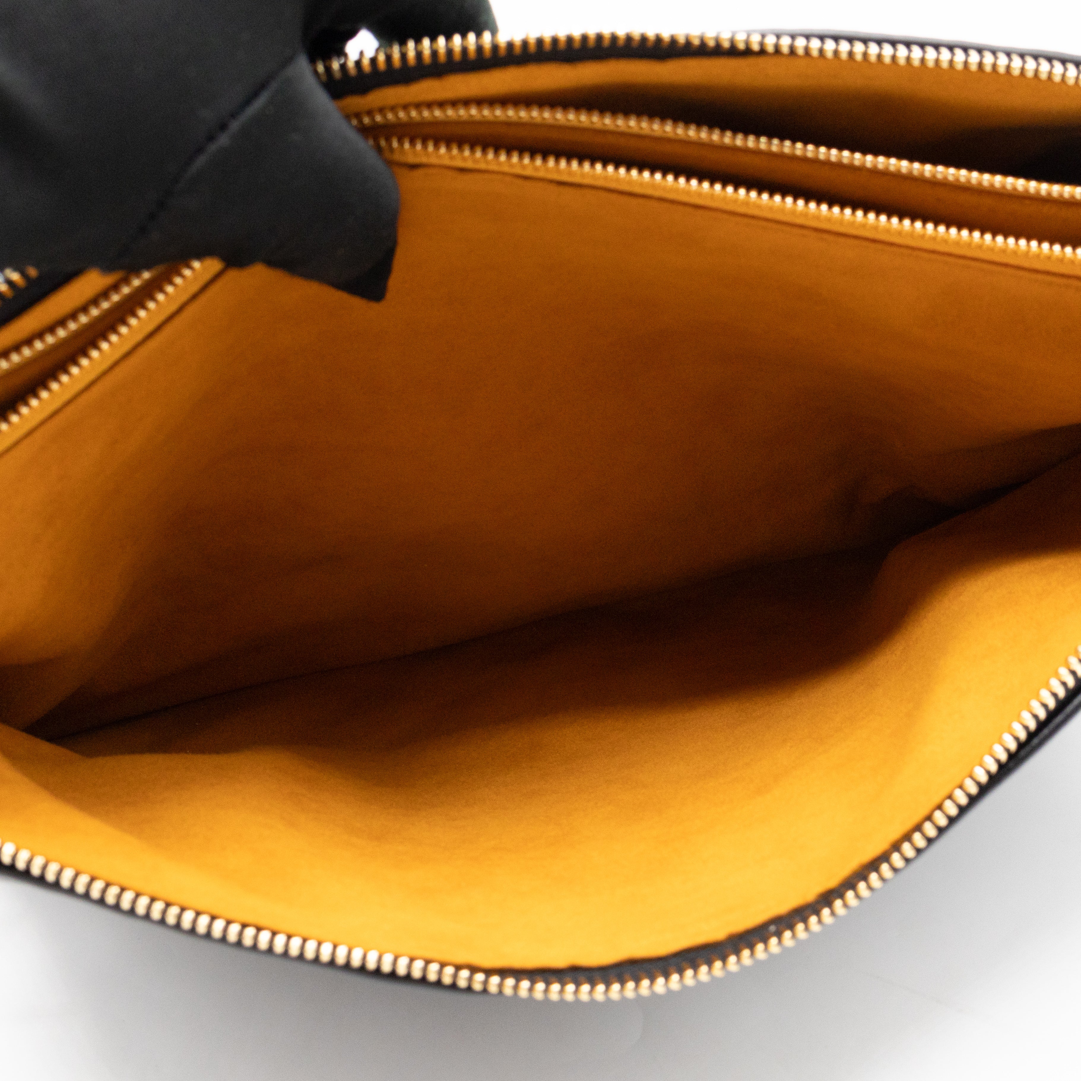 Coussin MM Black Leather