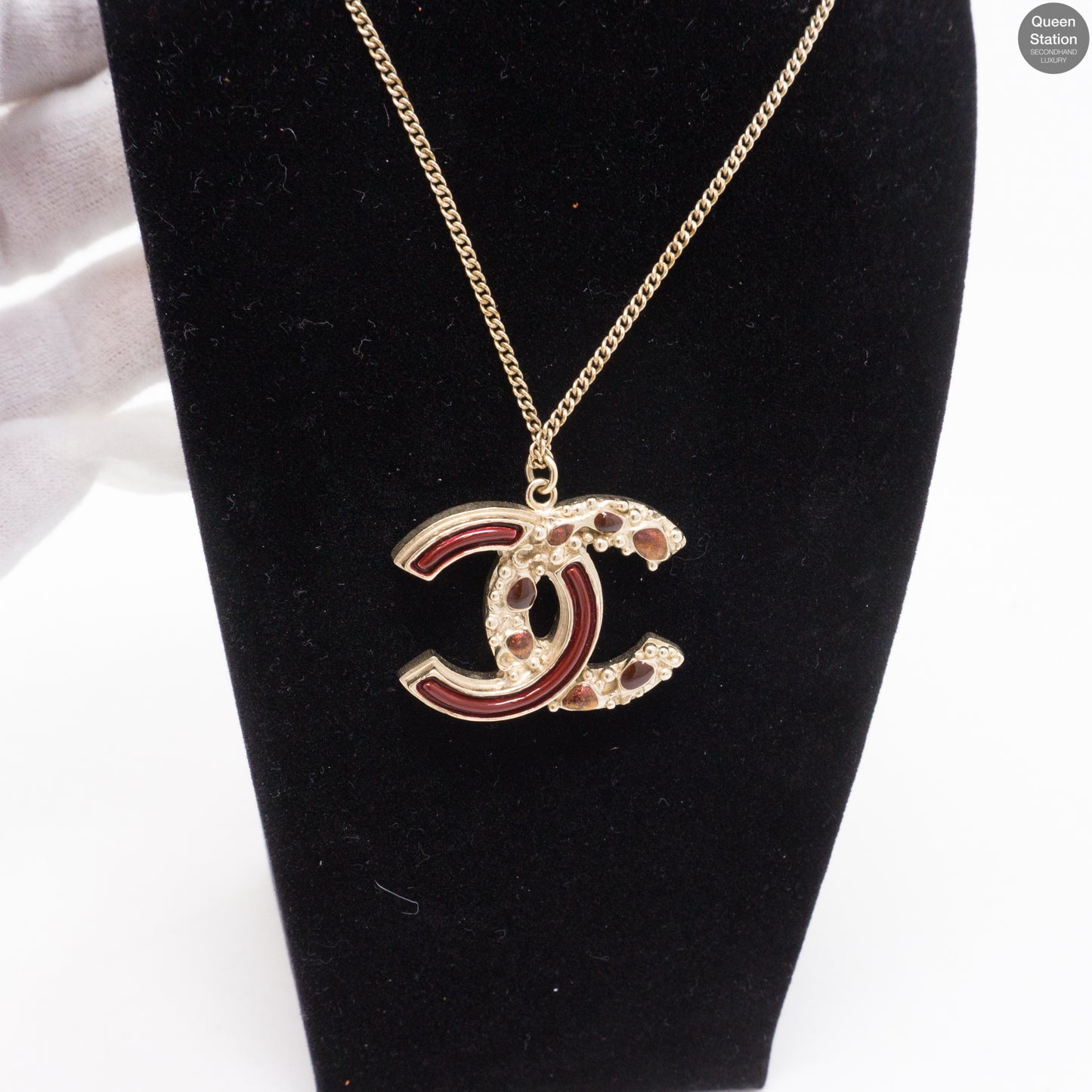 Large CC Necklace Red Gold