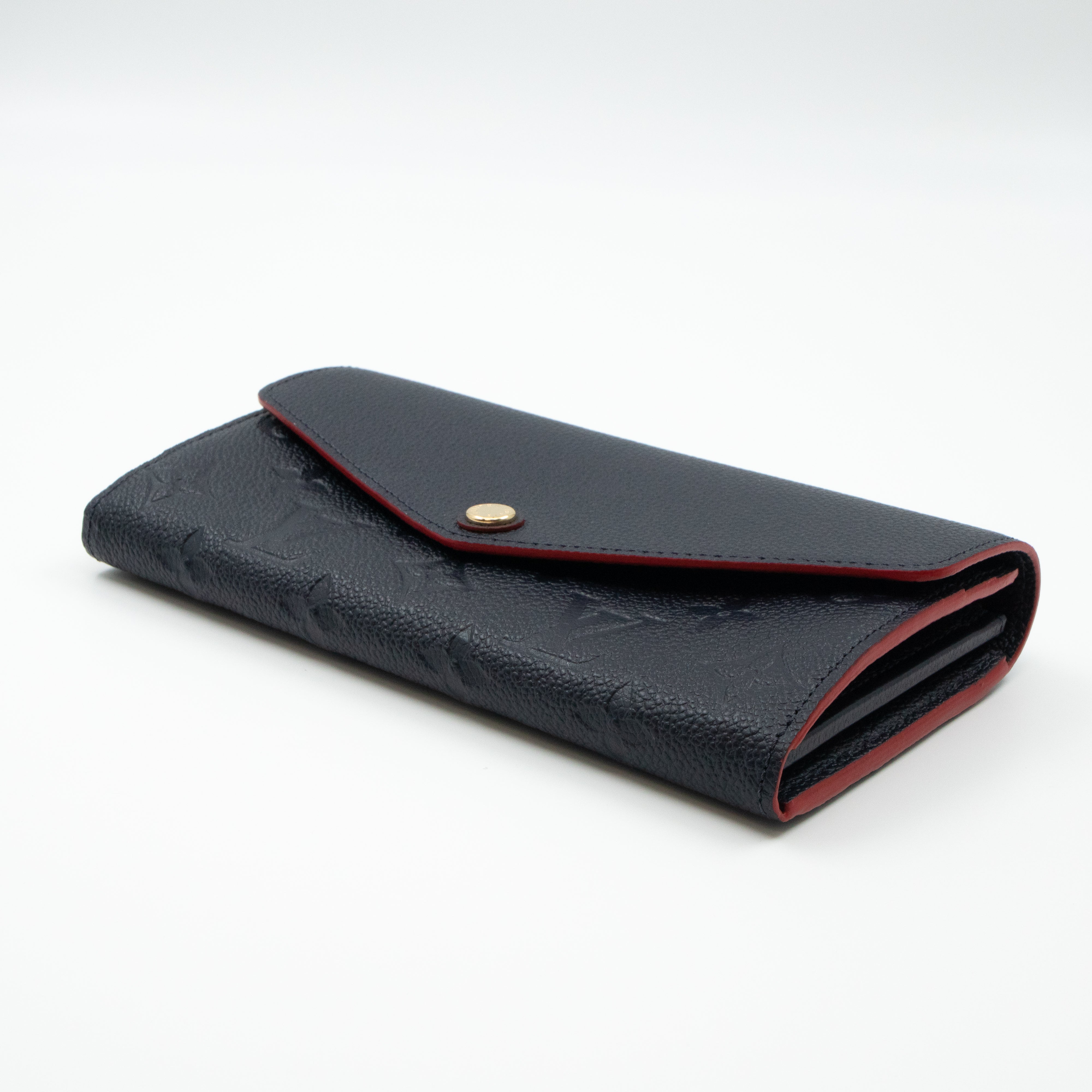 Sarah Wallet Monogram Empreinte Marine Rouge