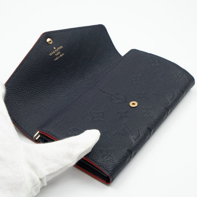 Sarah Wallet Monogram Empreinte Marine Rouge