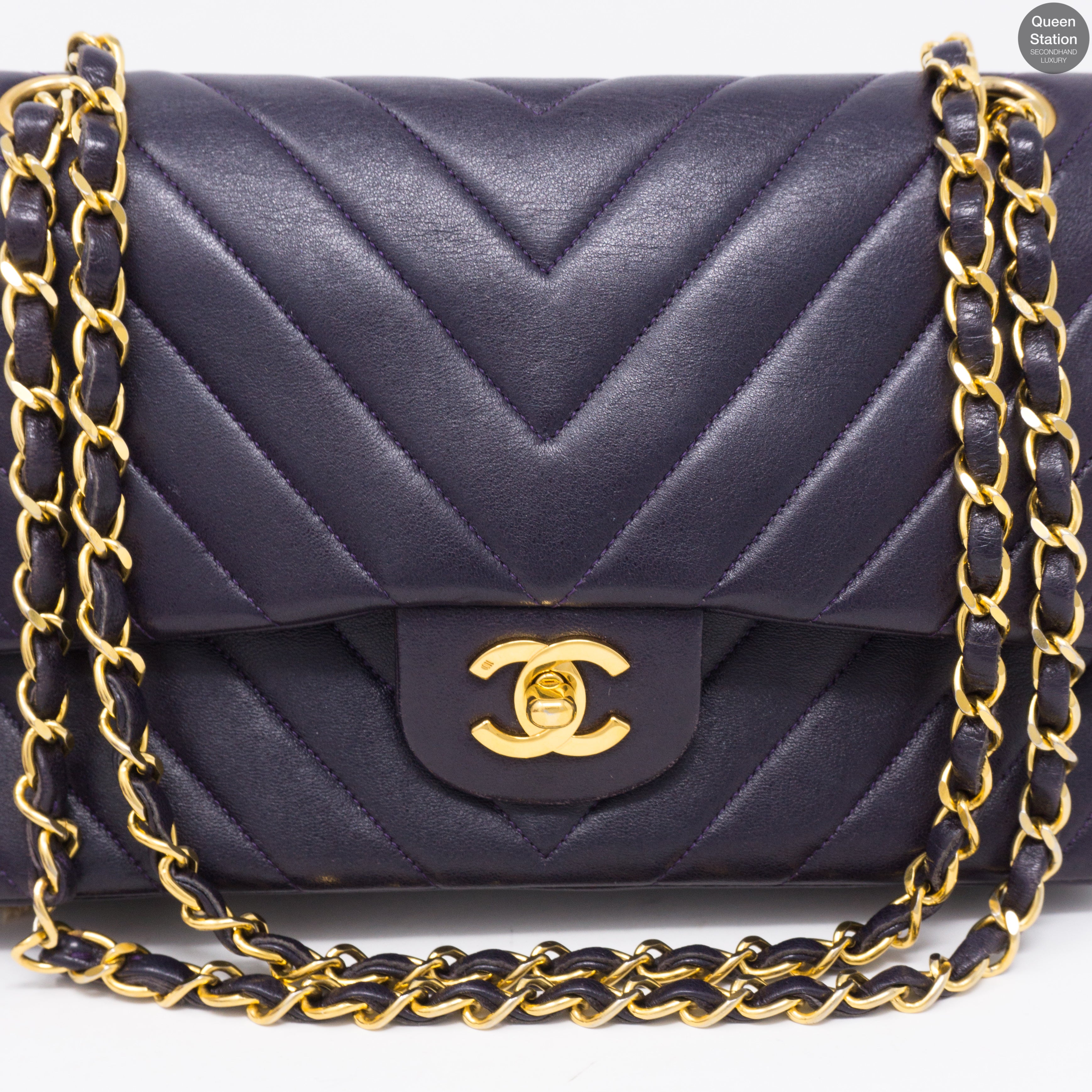 Chanel classic hot sale flap chevron