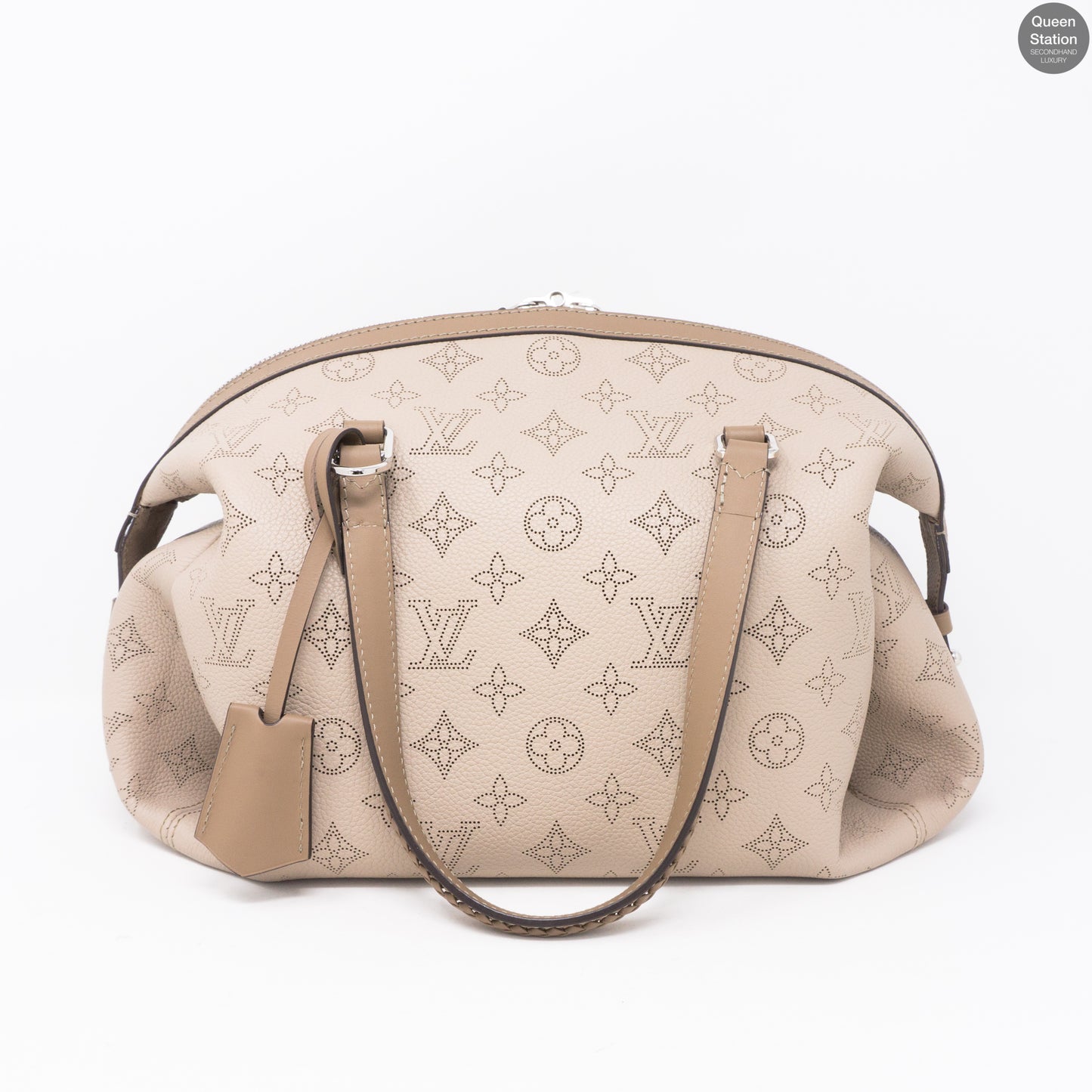 Louis Vuitton – Asteria Mahina – Queen Station