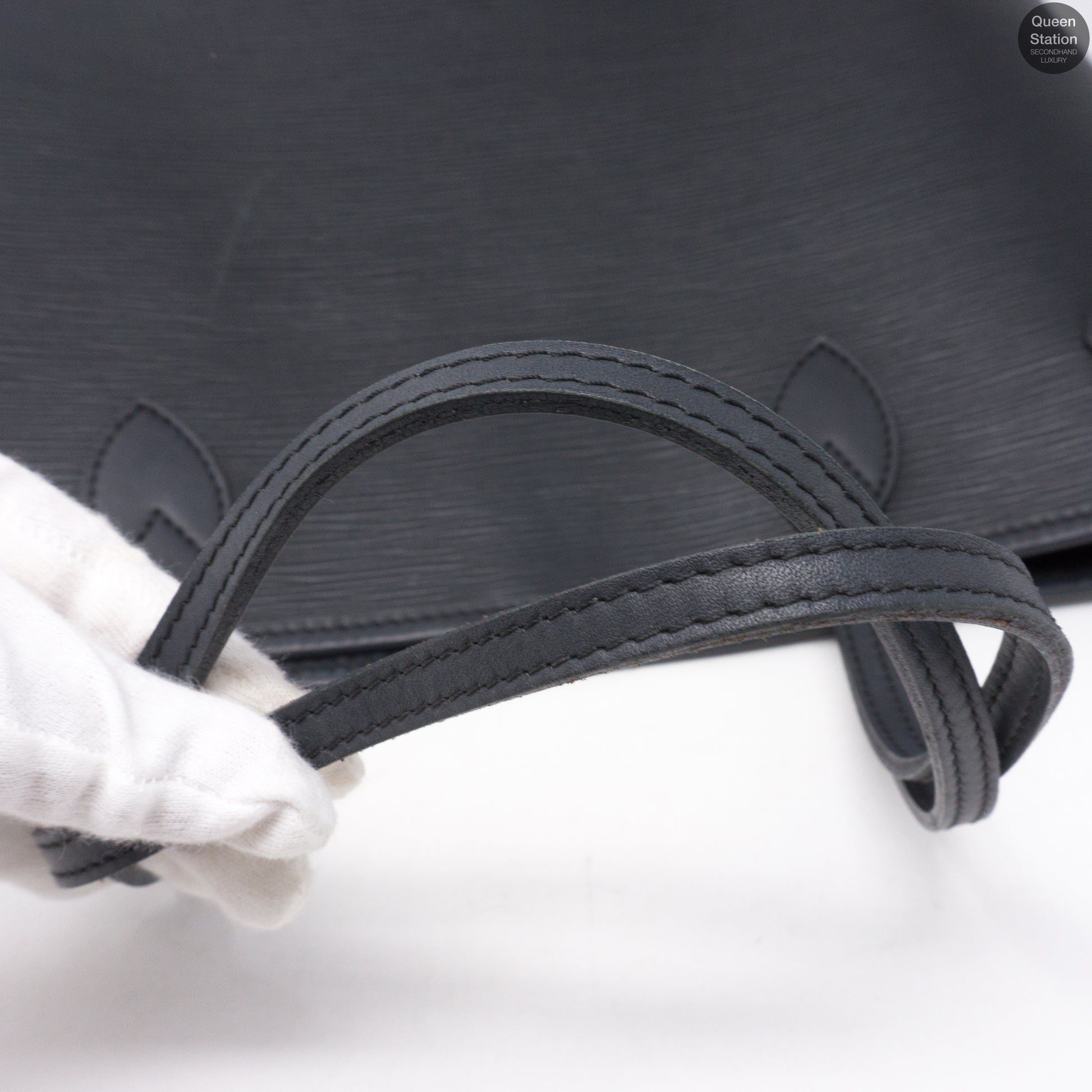 Sac à main neverfull en cuir Louis Vuitton Noir en Cuir - 17765557
