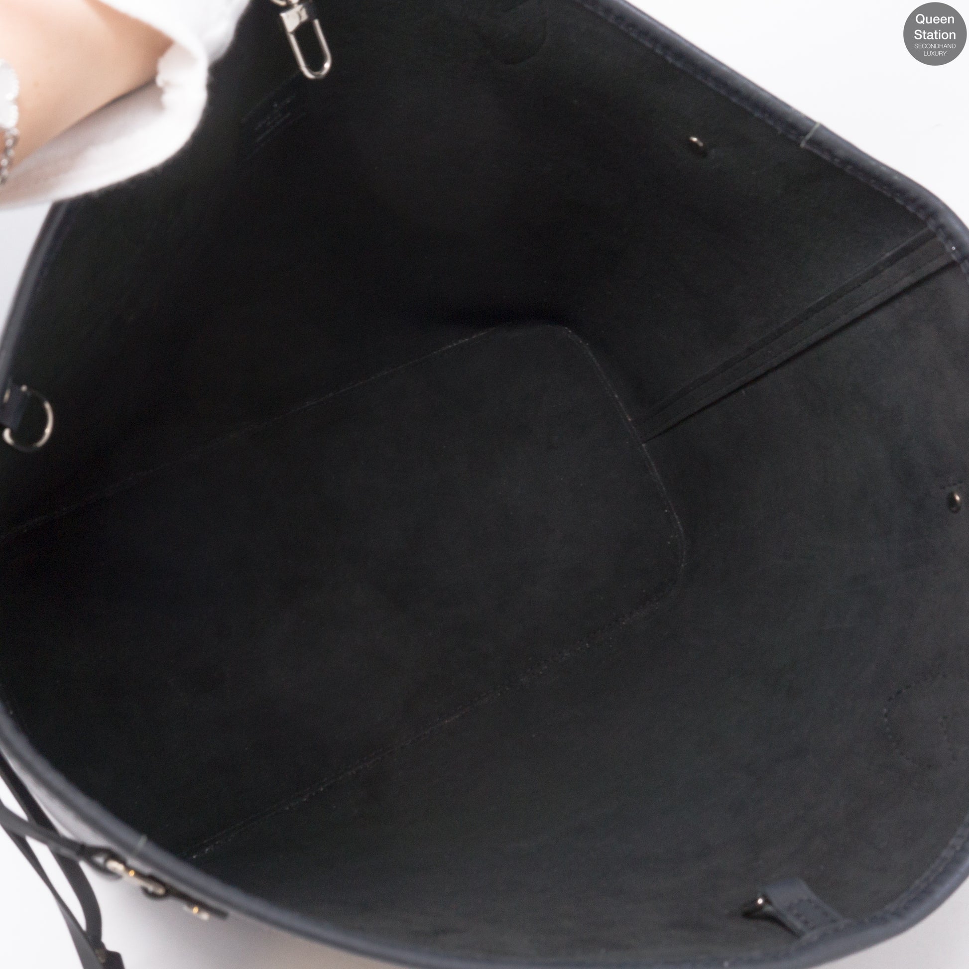 Louis Vuitton - Neverfull MM Epi Leather with Pochette Noir