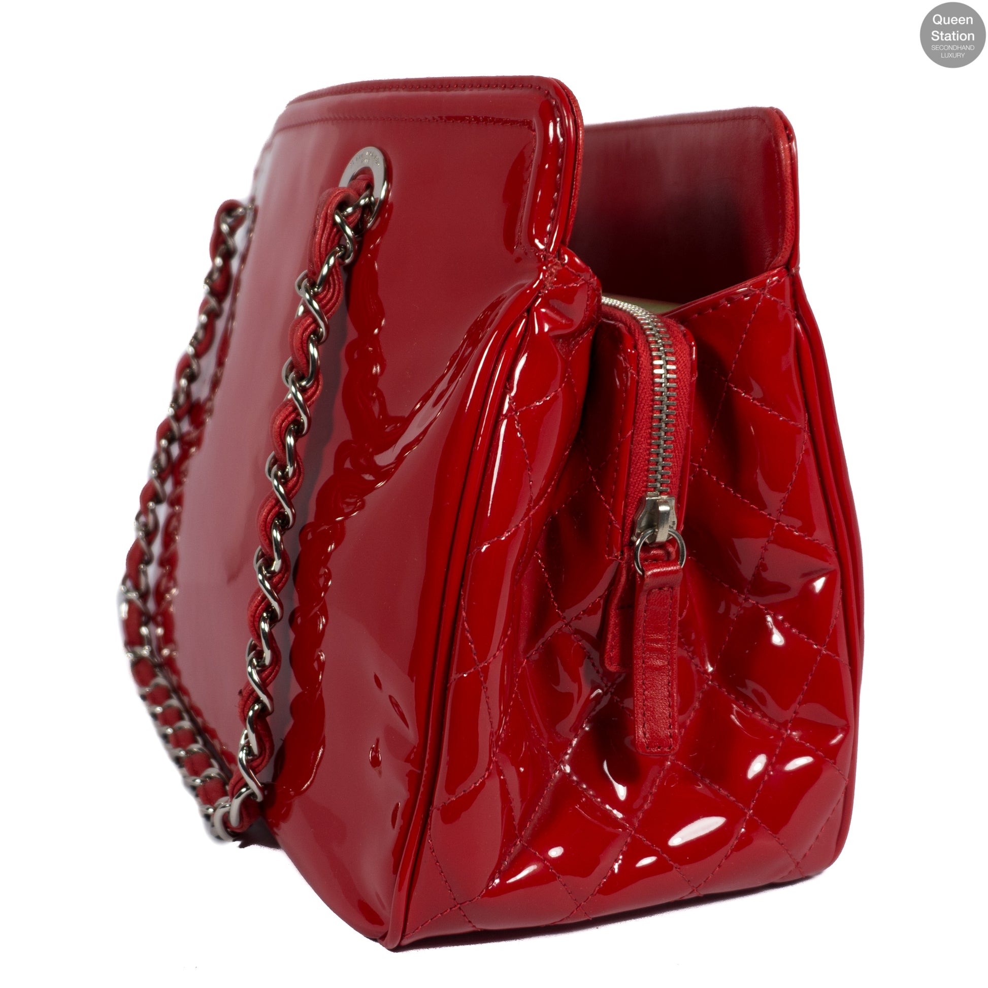 Chanel – Red Lipstick Patent Leather Tote Bag – Queen Station