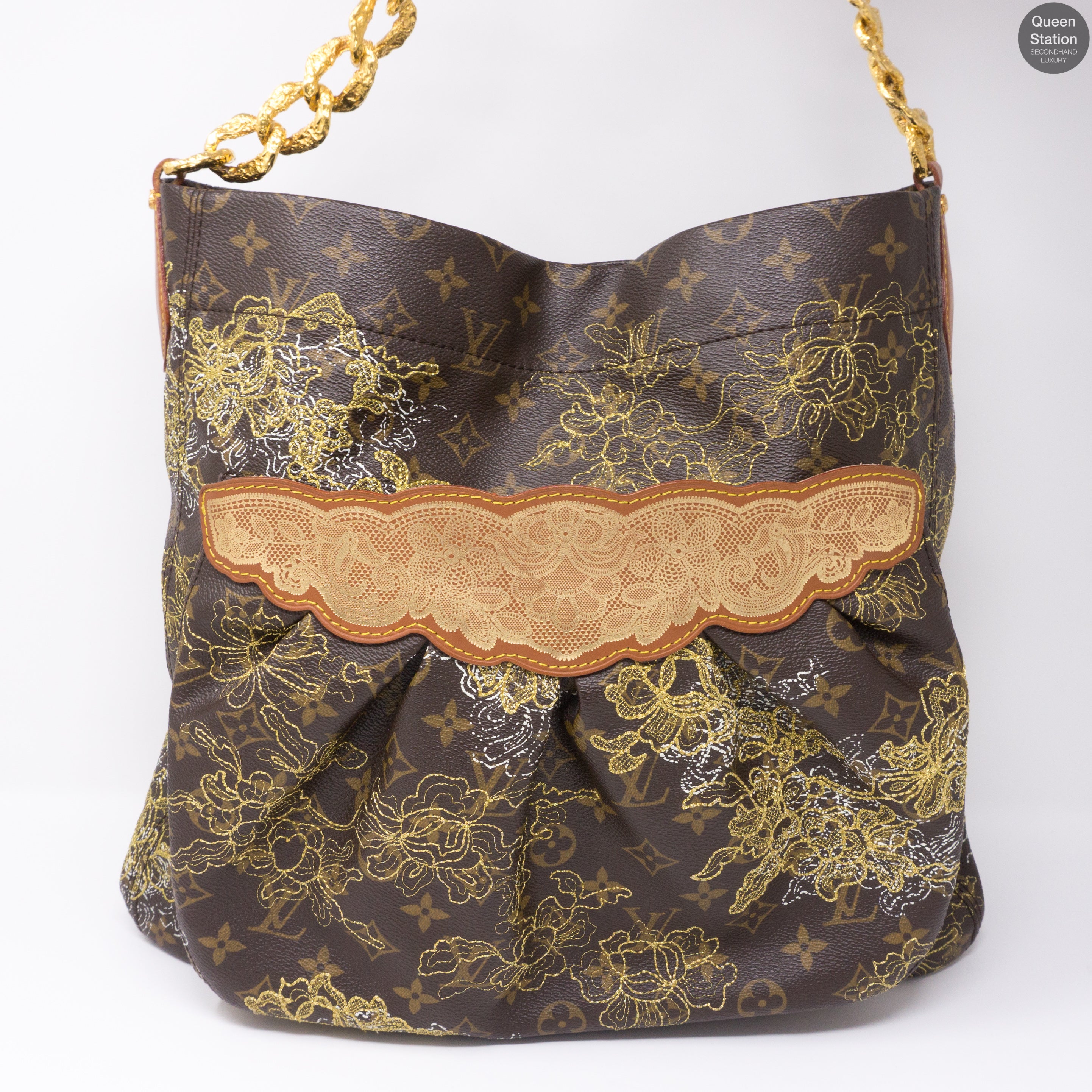 Dentelle Fersen Gold Monogram