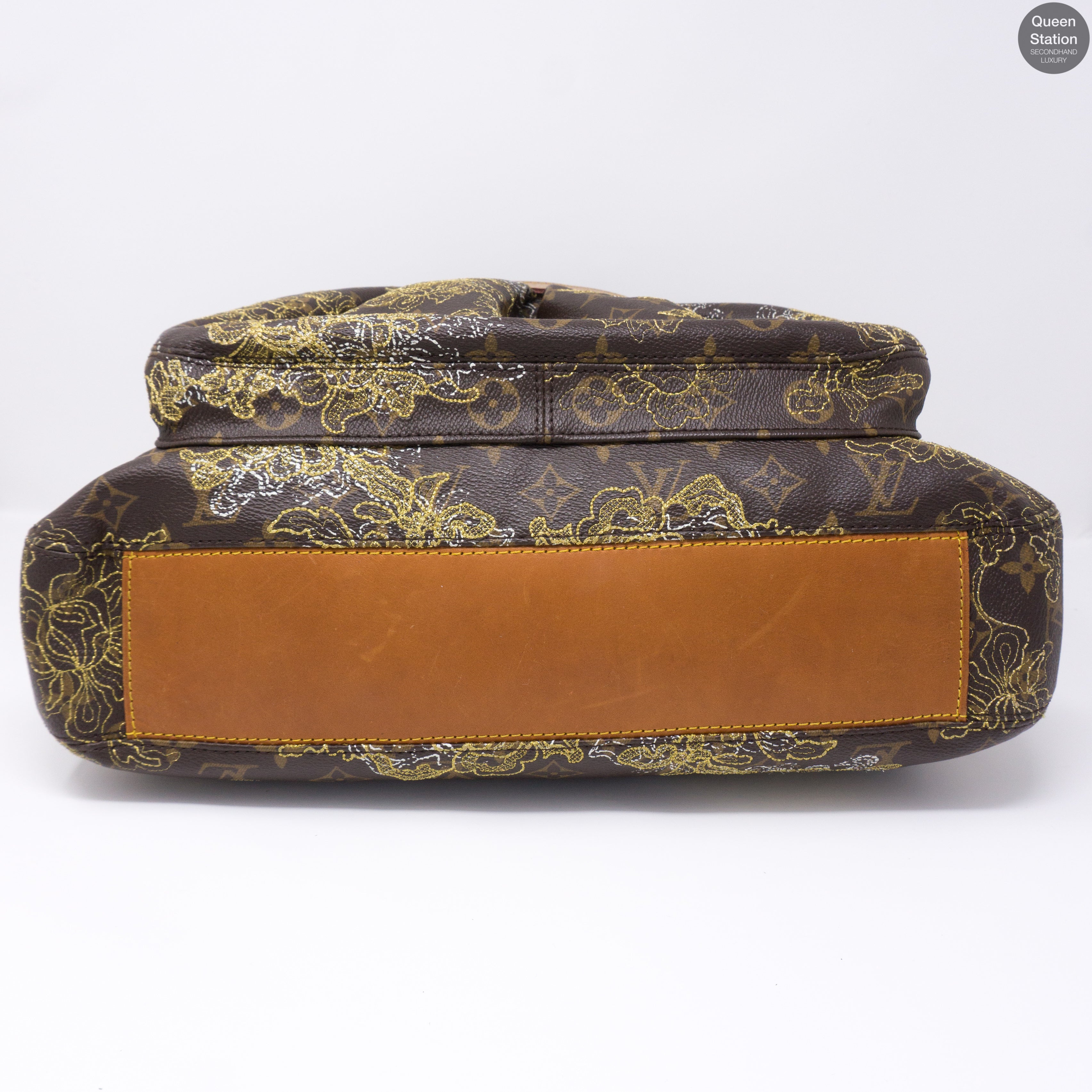 Dentelle Fersen Gold Monogram