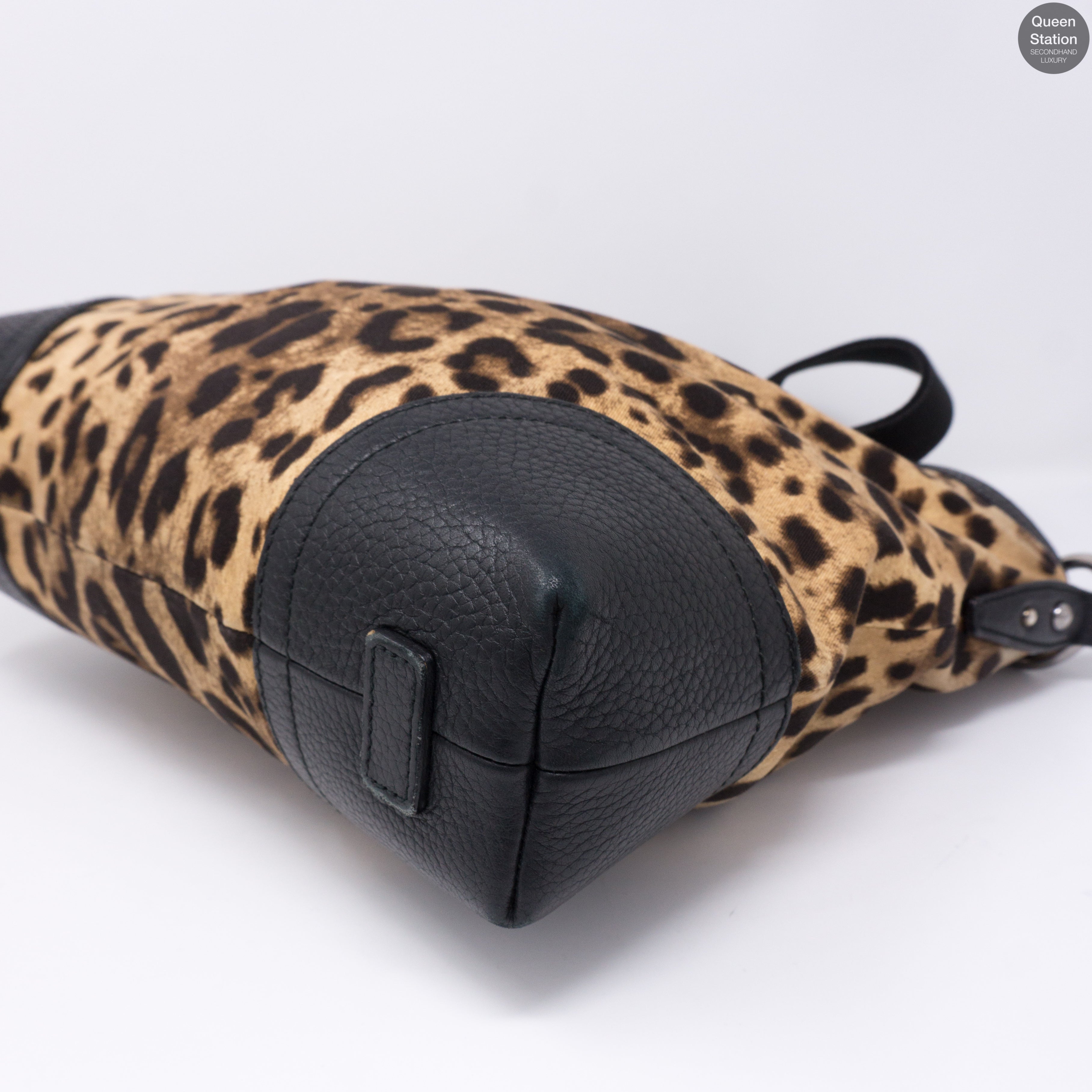 Medium crossbody bag in leopard-print Crespo with branded plate in  Multicolor for Women | Dolce&Gabbana®