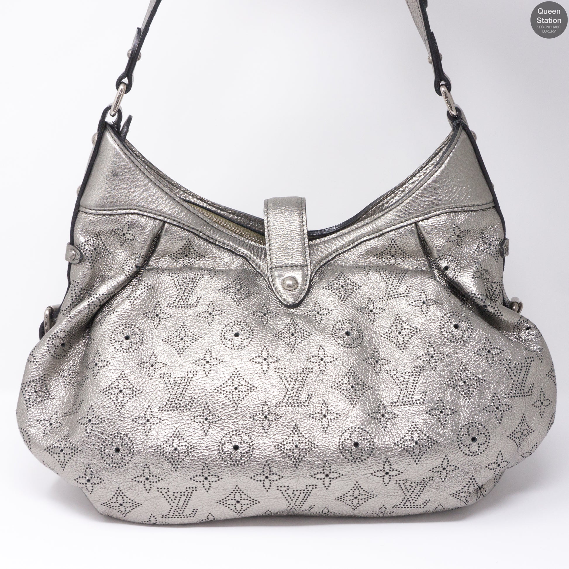 Louis Vuitton Mahina XS Bag - White Shoulder Bags, Handbags