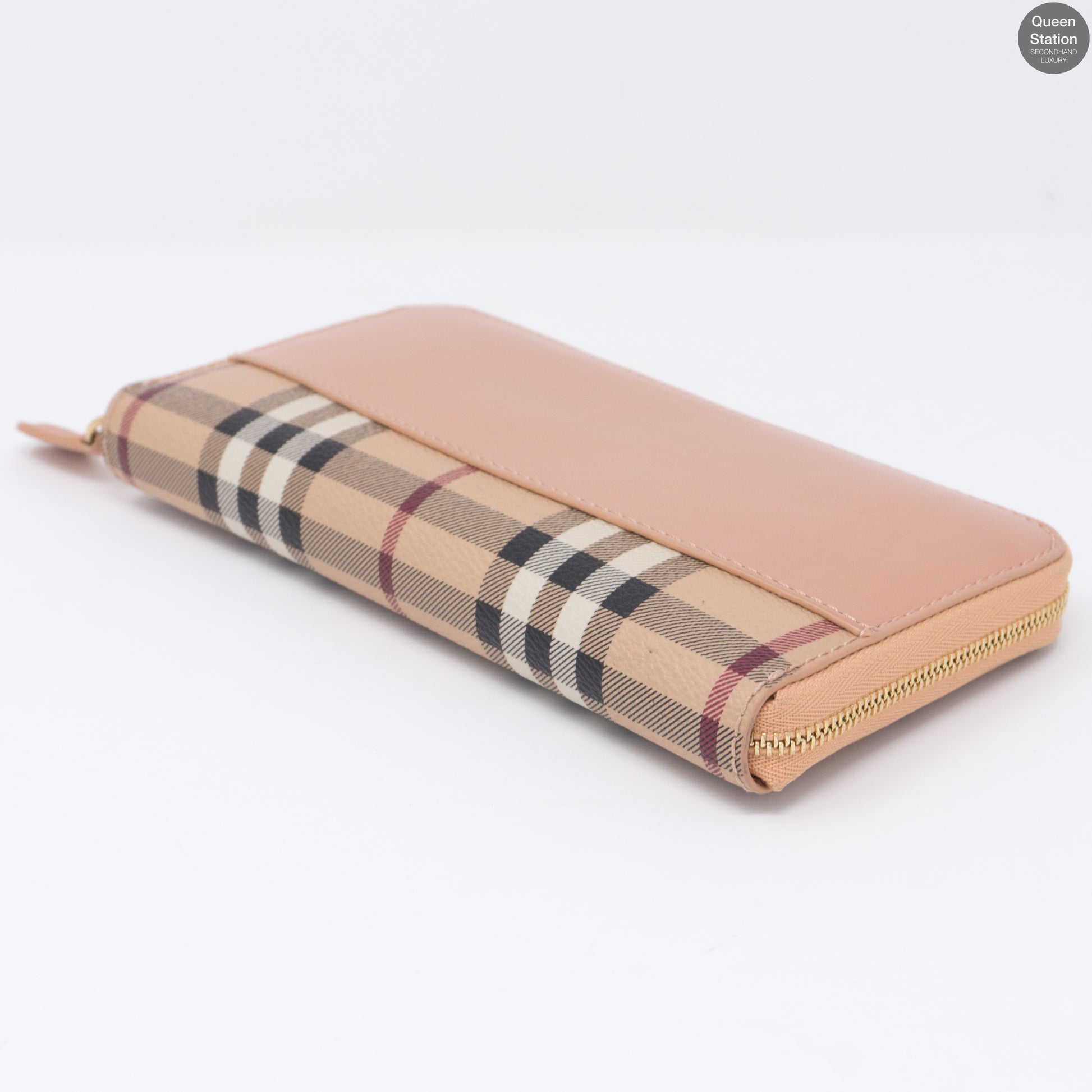 Burberry – Elmore Haymarket Coral Pink Leather Zip Wallet – Queen Station