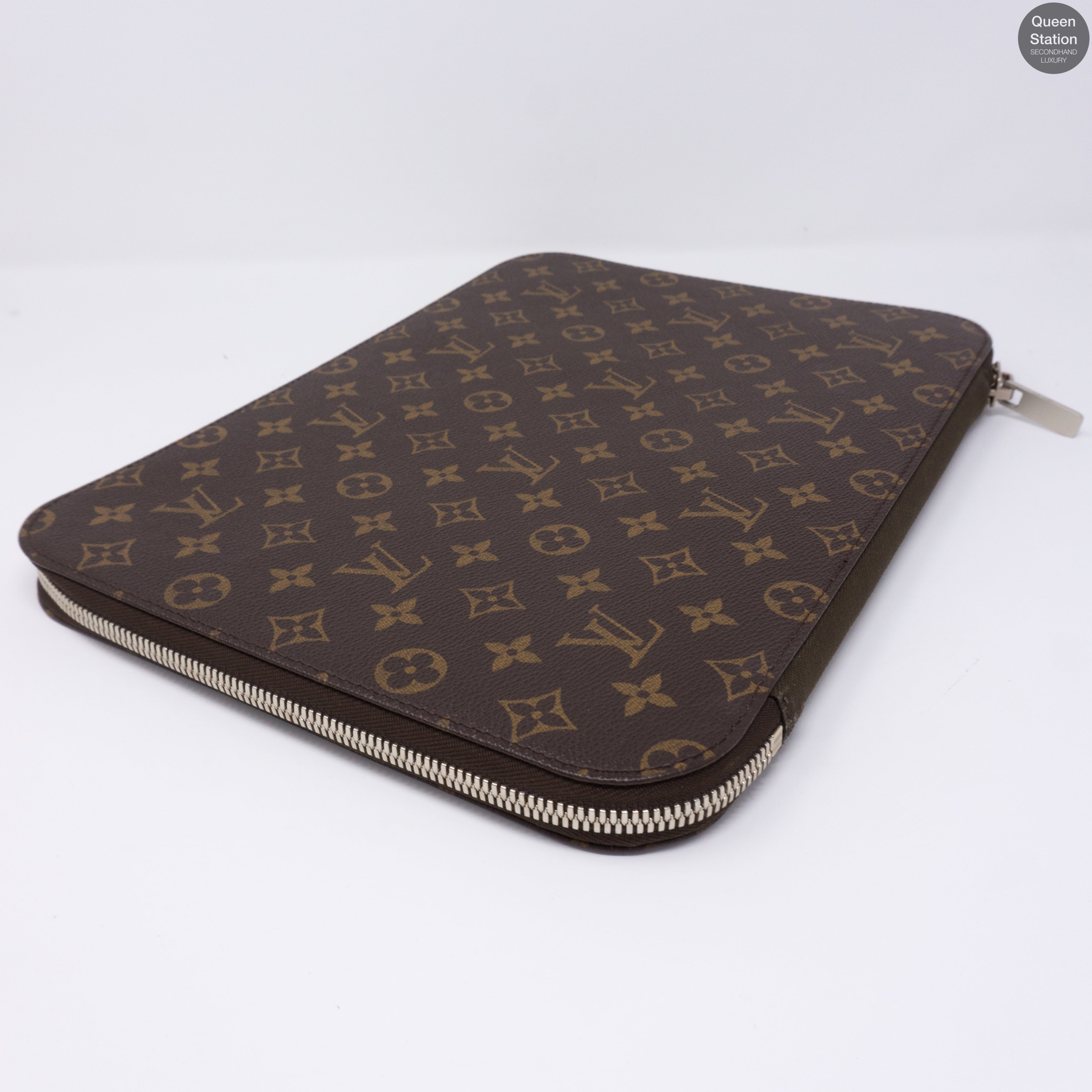 Louis Vuitton Horizon Laptop Sleeve Monogram Queen Station