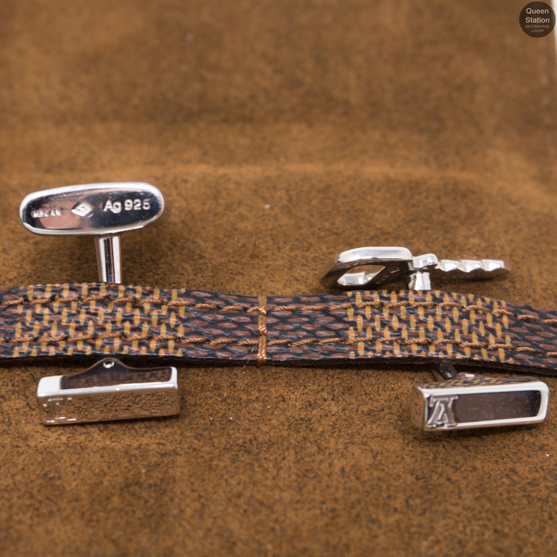 18KY Louis Vuitton Lock & Key Cufflinks