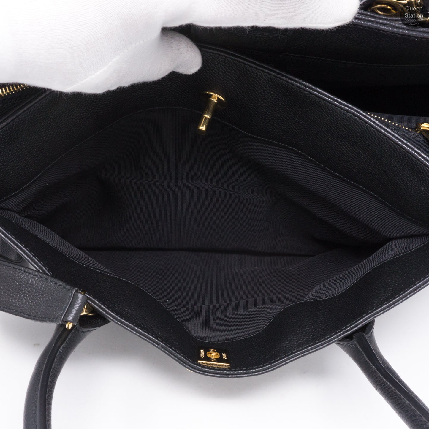 Executive Cerf Black Leather Tote