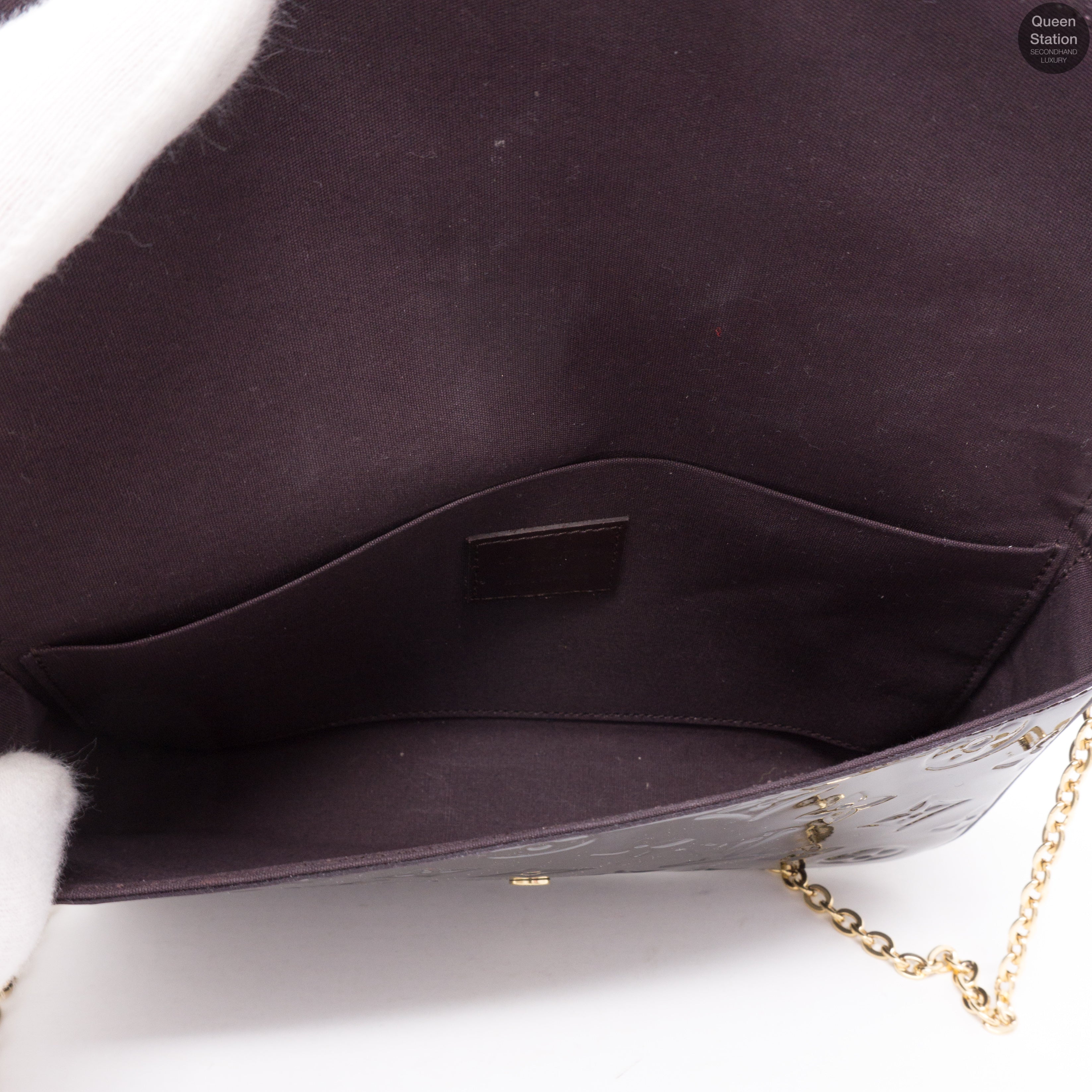Pochette Felicie Amarante Vernis