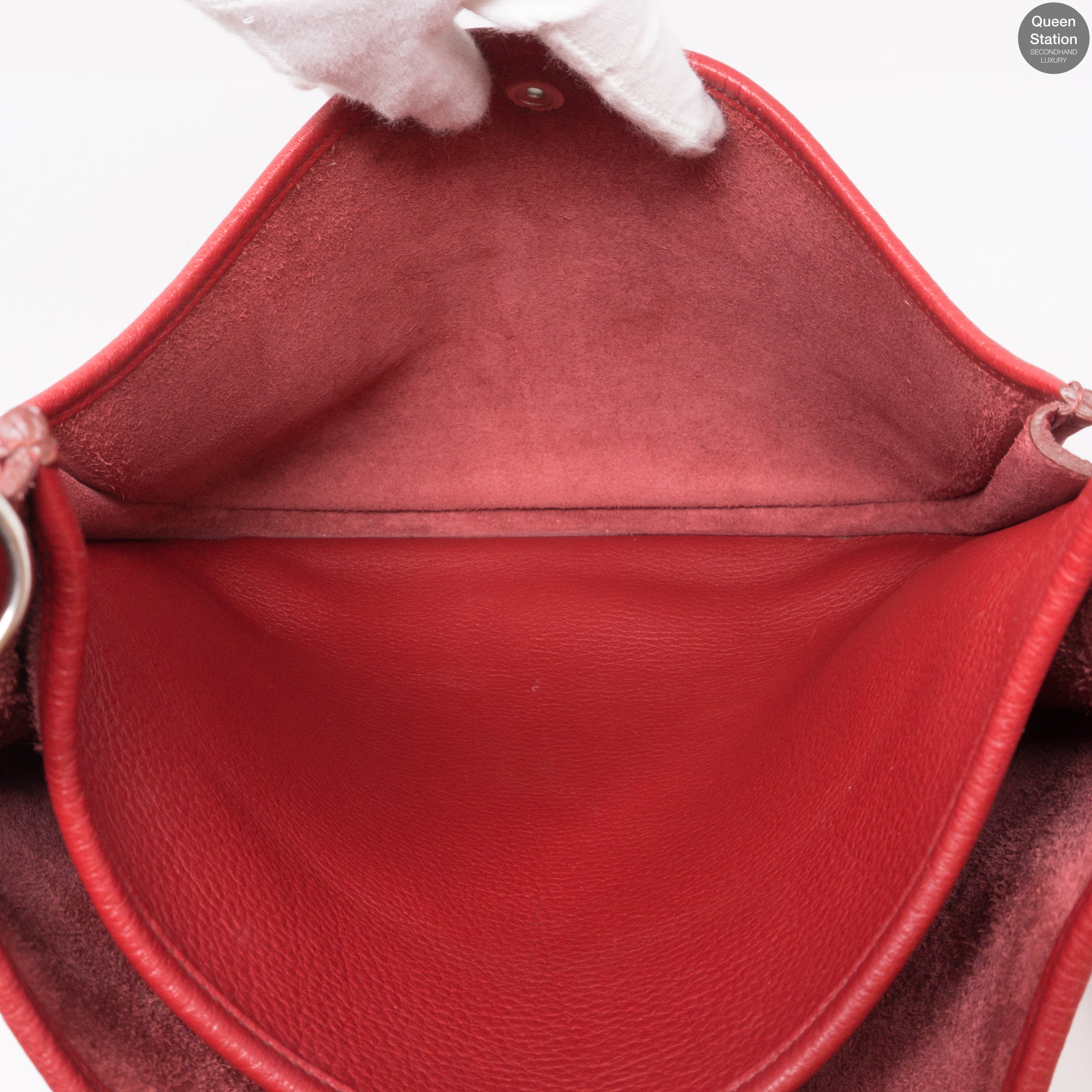 Evelyne III Rouge