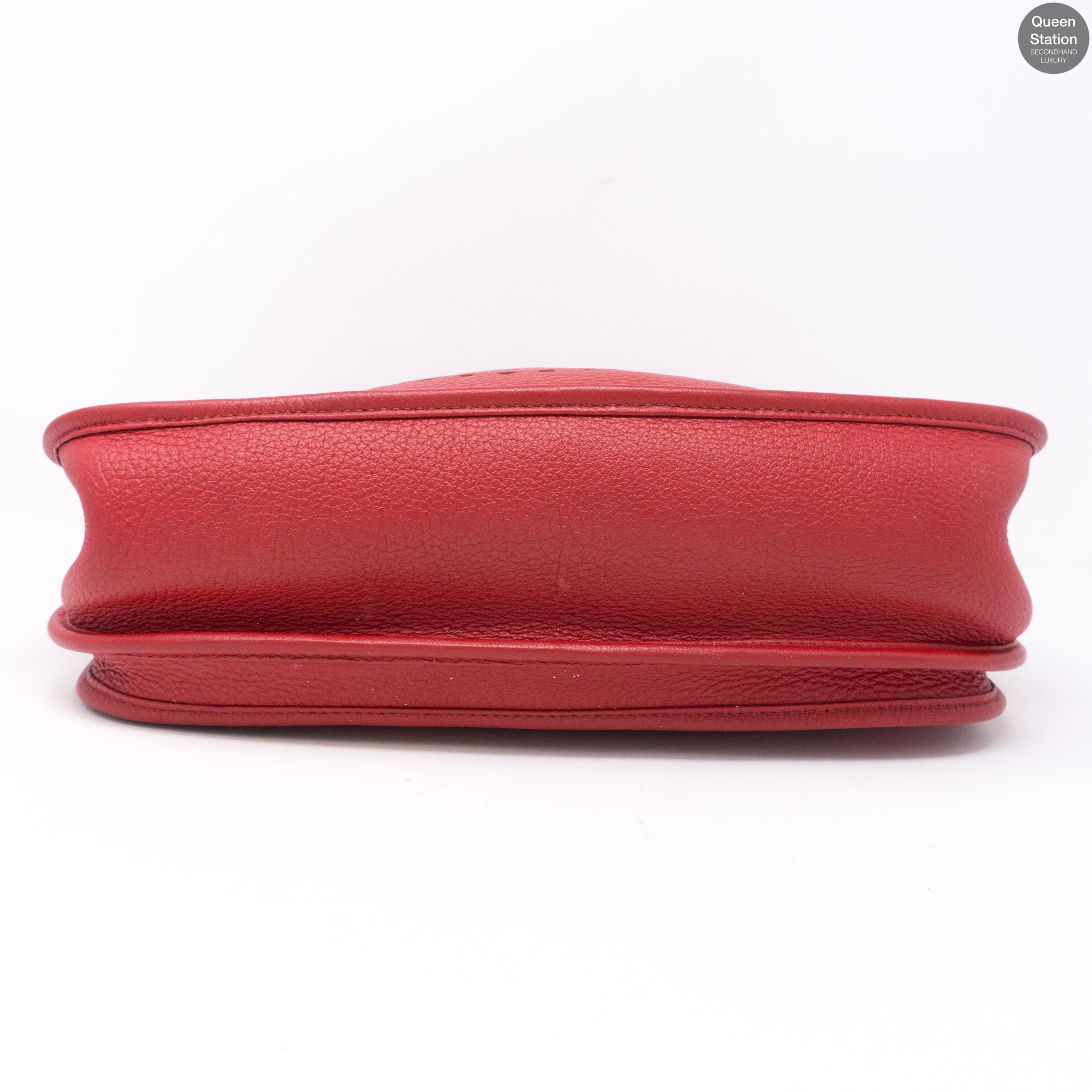 Evelyne III Rouge