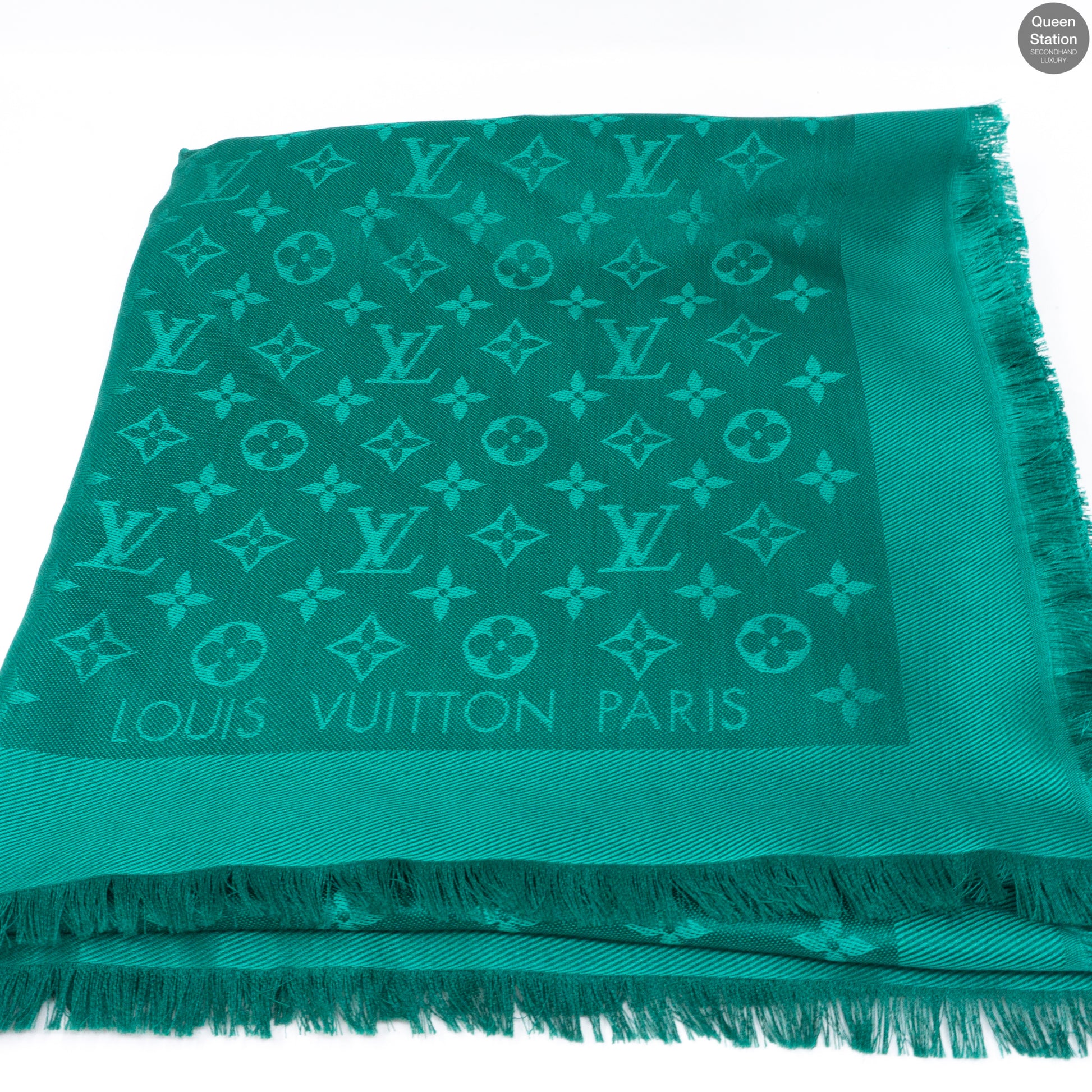 Louis Vuitton – Green Monogram Shawl – Queen Station