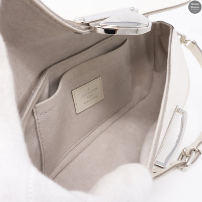 Montaigne Pochette White Epi