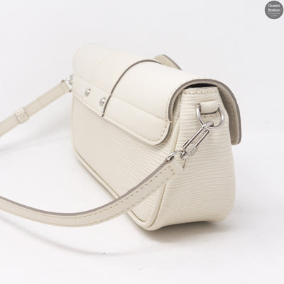 Montaigne Pochette White Epi