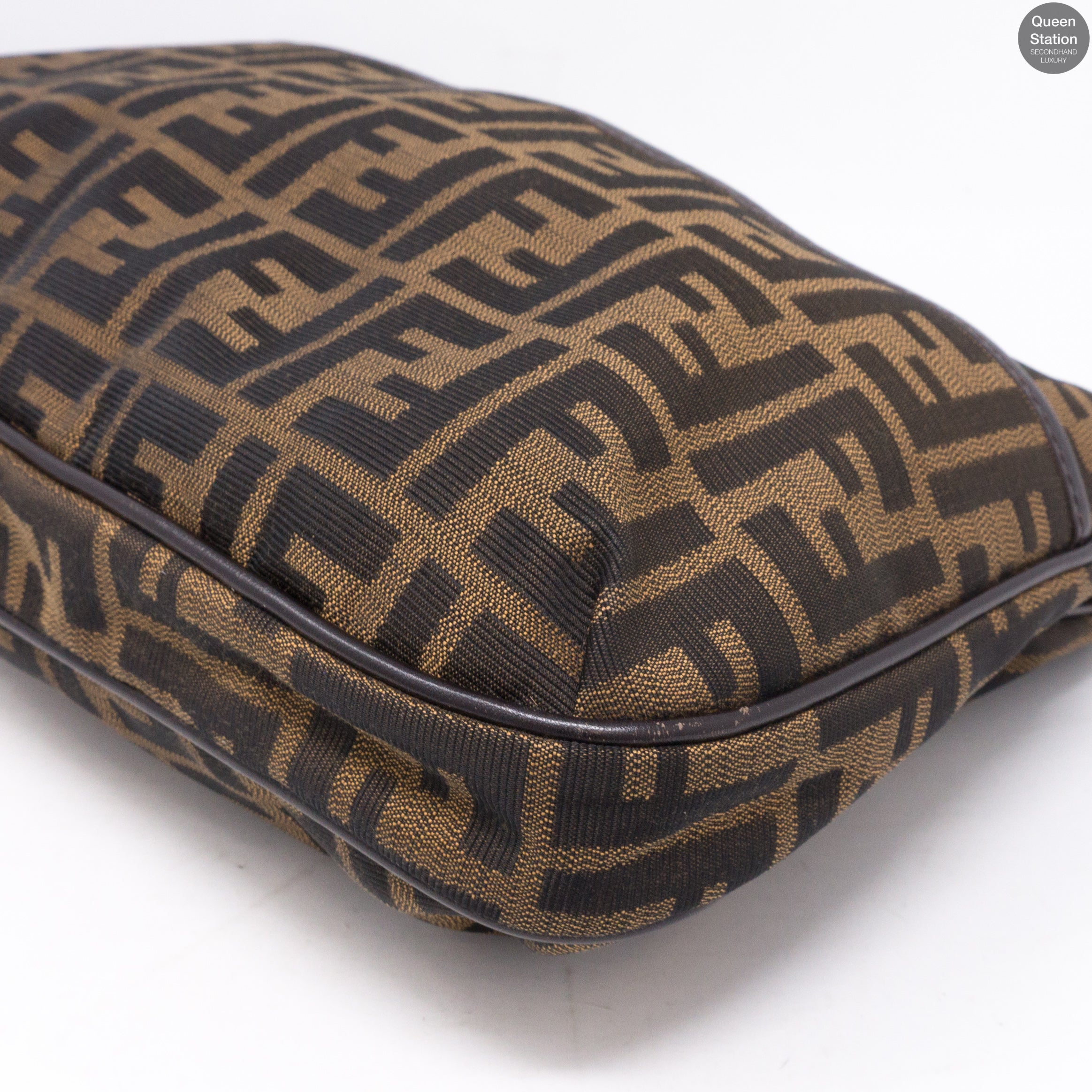 Zucca Crossbody