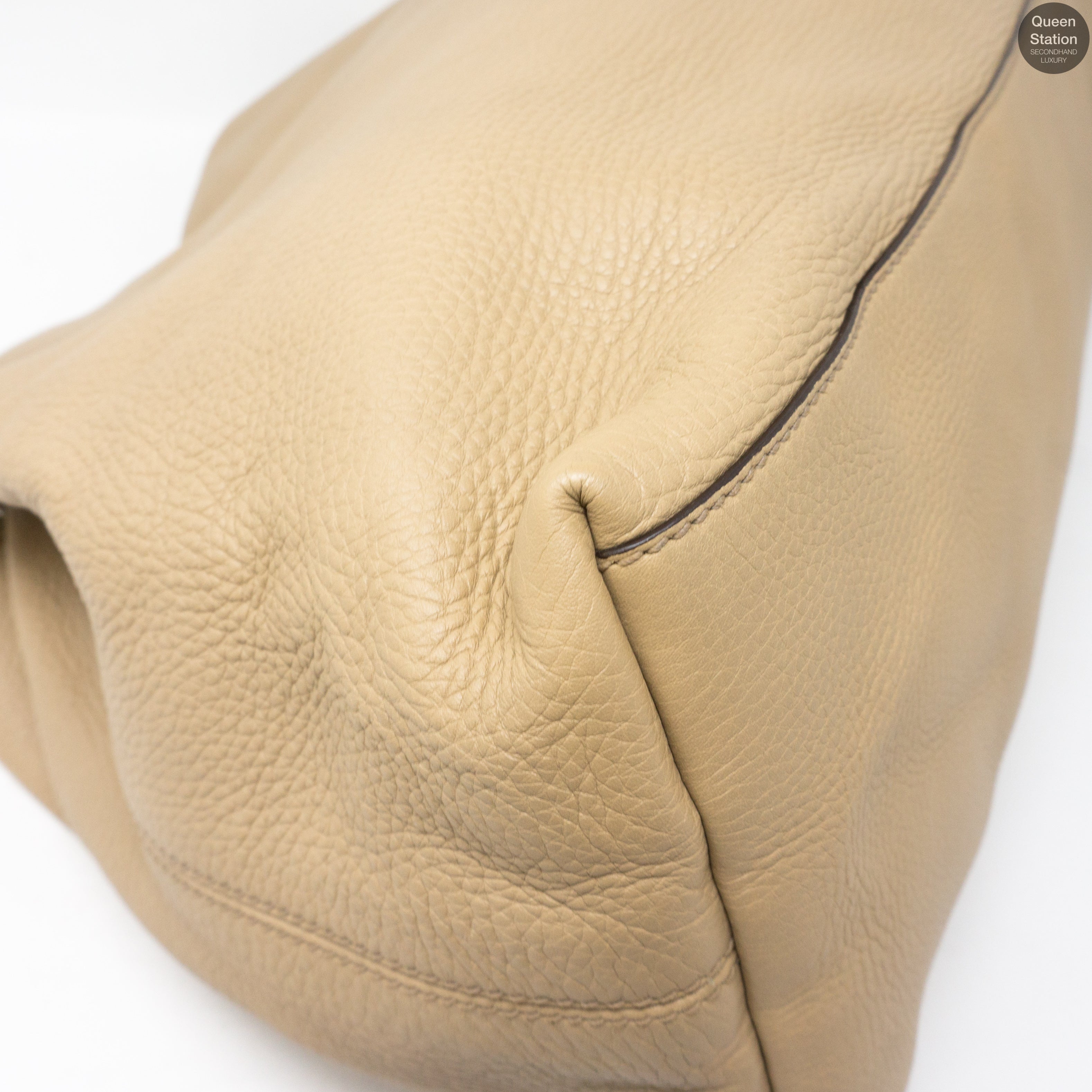 Soho Tassel Chain Large Beige Leather Bag