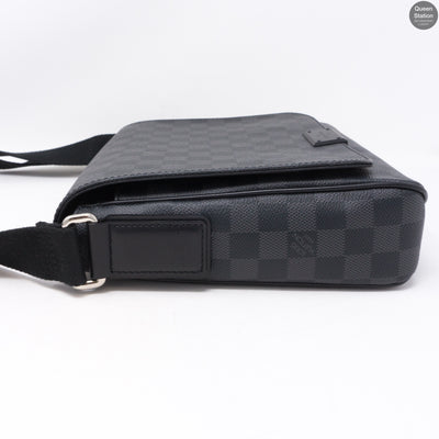 District PM Damier Graphite