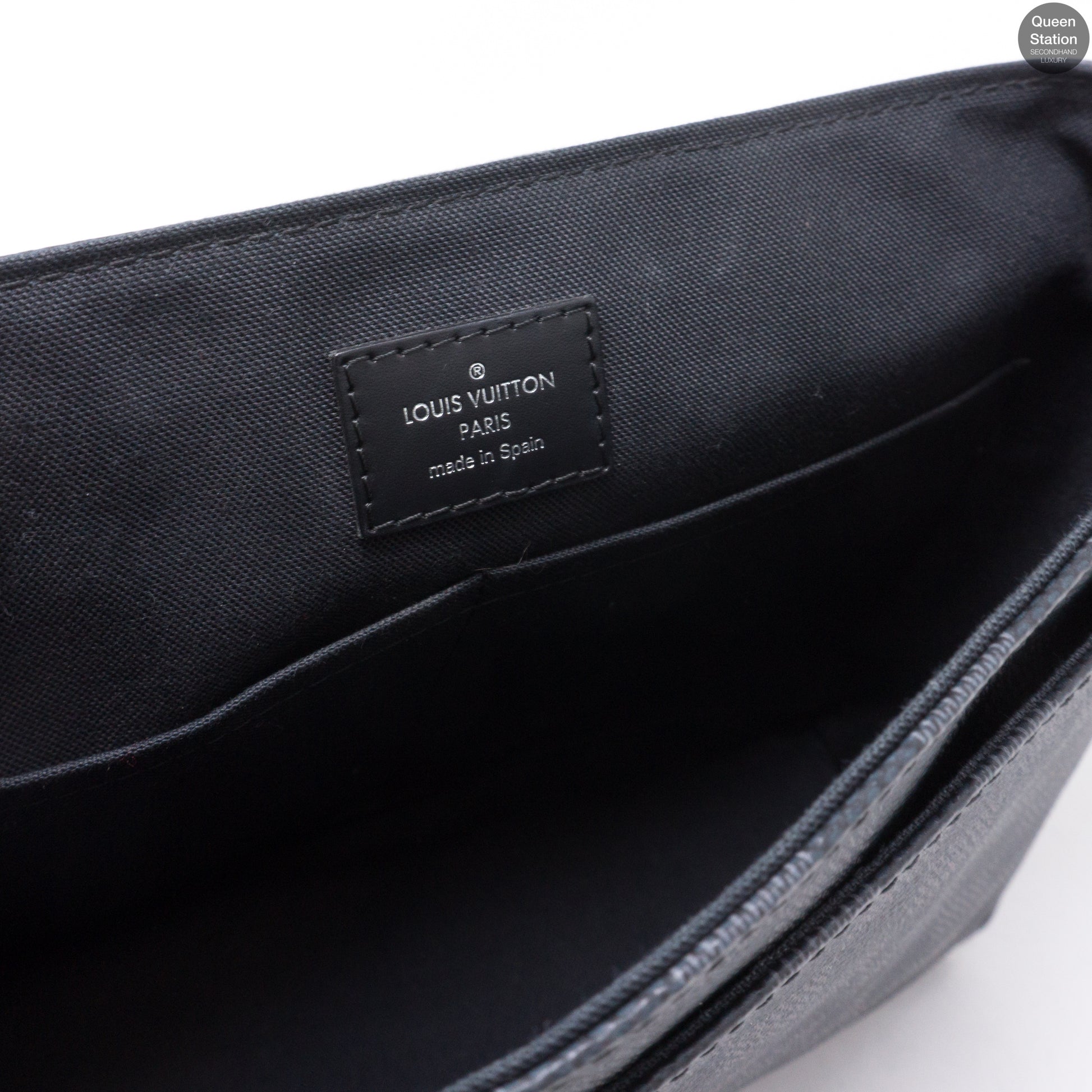 Louis Vuitton Damier Graphite District PM Black Cloth ref.601917 - Joli  Closet