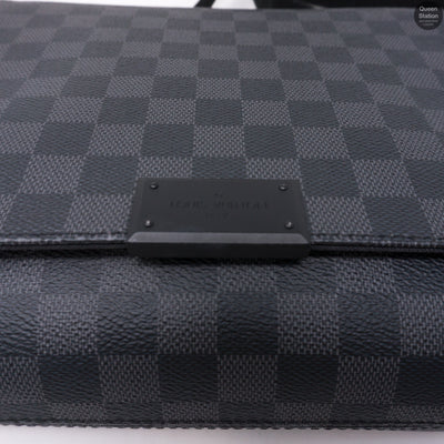 District PM Damier Graphite