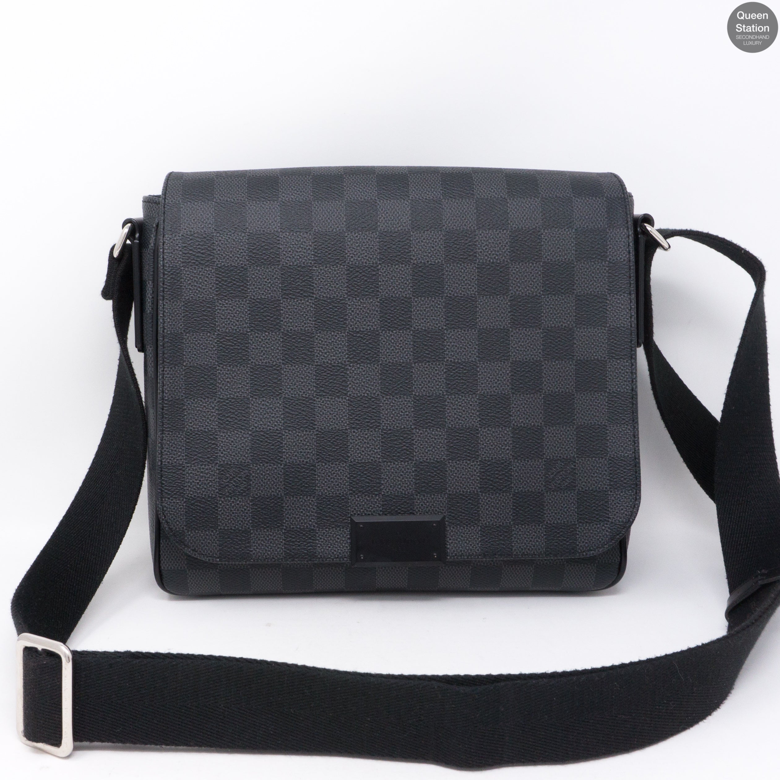 District PM Damier Graphite