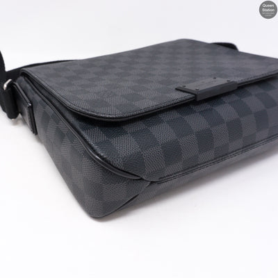 District PM Damier Graphite
