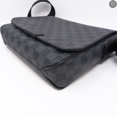District PM Damier Graphite