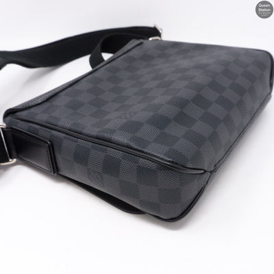 District PM Damier Graphite
