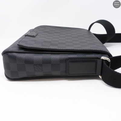 District PM Damier Graphite