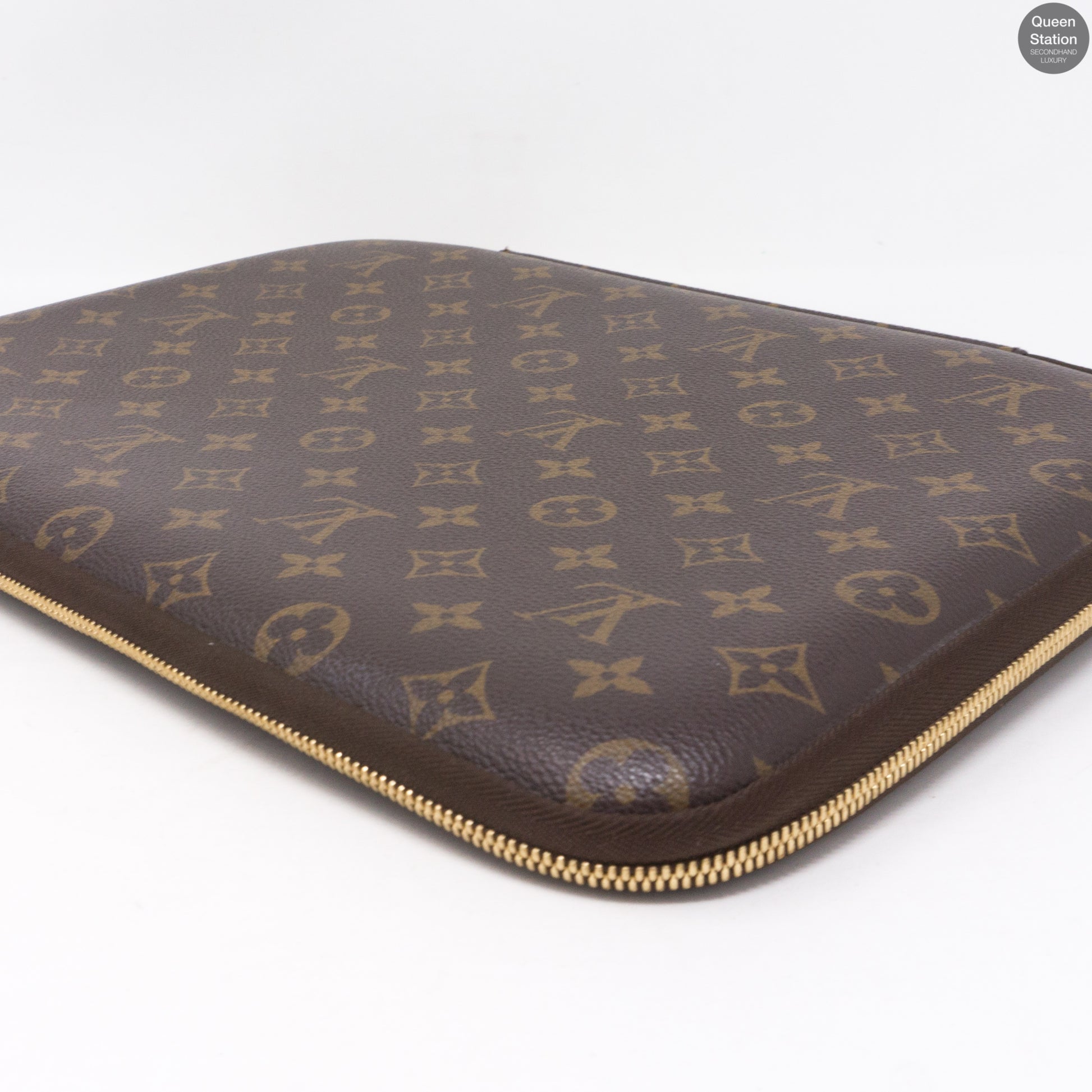 Louis Vuitton Monogram Canvas Laptop Sleeve 15 at the best price