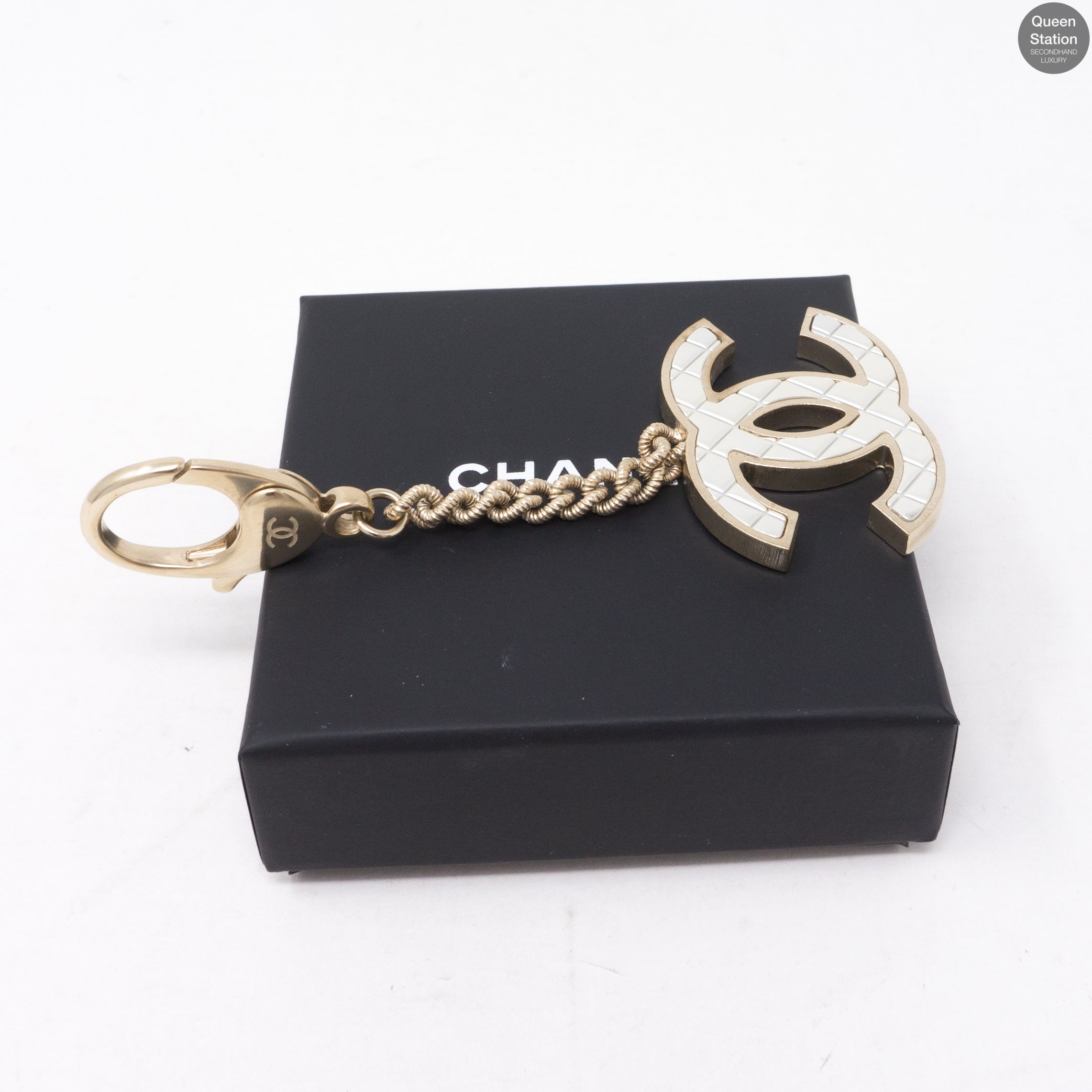 Quilted CC Bag Charm Gold Pearly White