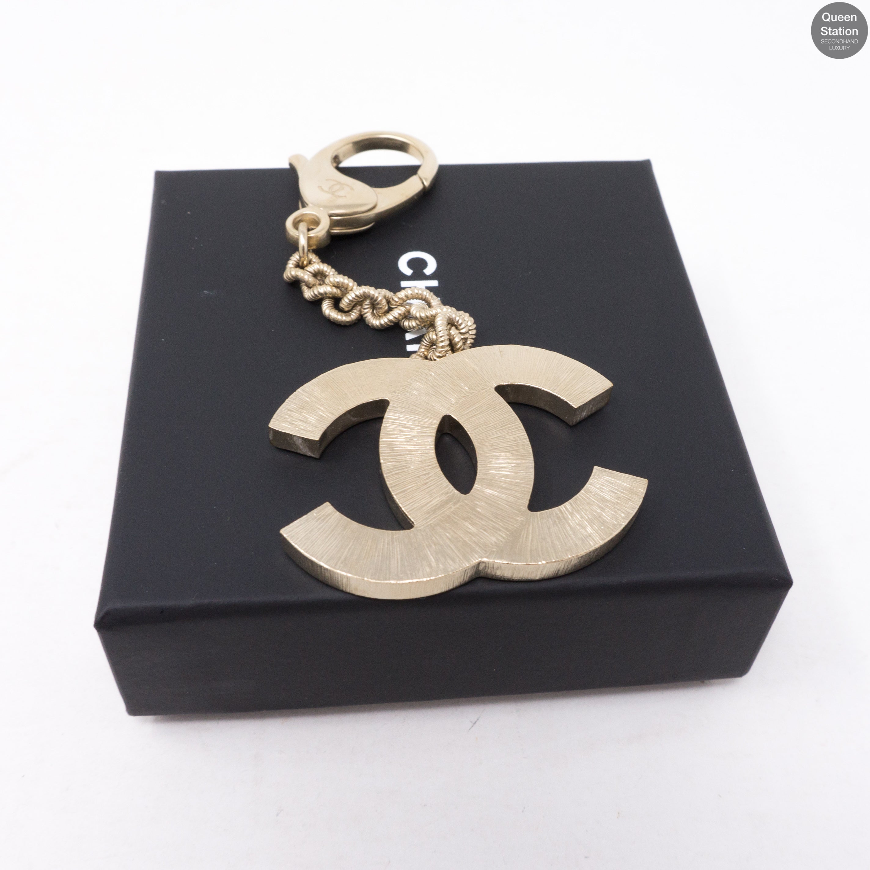 Quilted CC Bag Charm Gold Pearly White