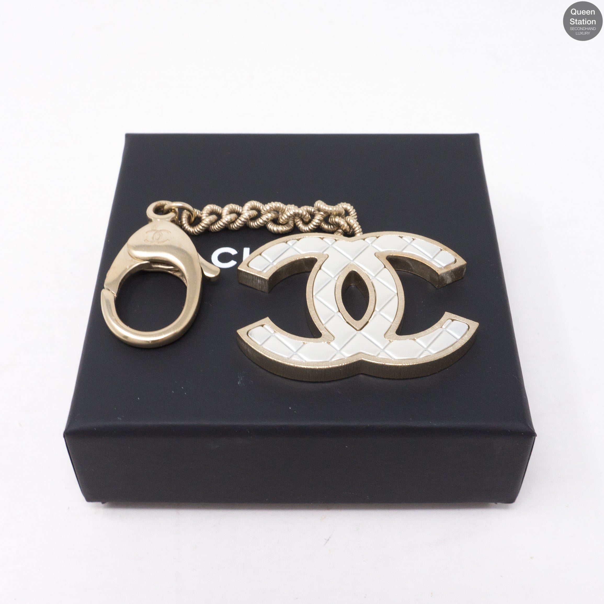 Quilted CC Bag Charm Gold Pearly White
