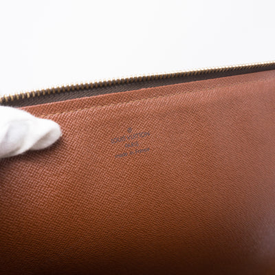 Document Holder Monogram