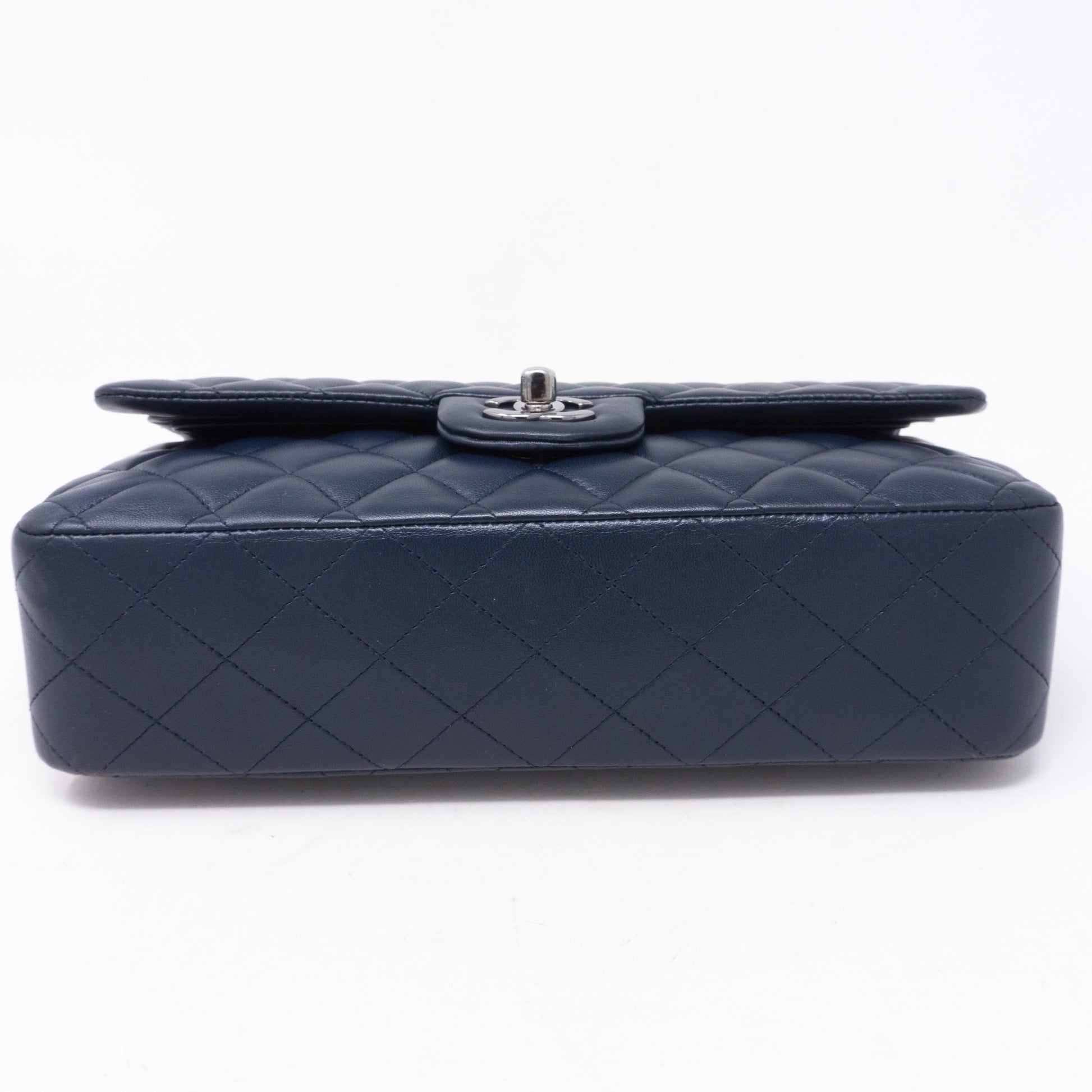 Chanel – Classic Double Flap Medium Navy Blue Silver – Queen Station